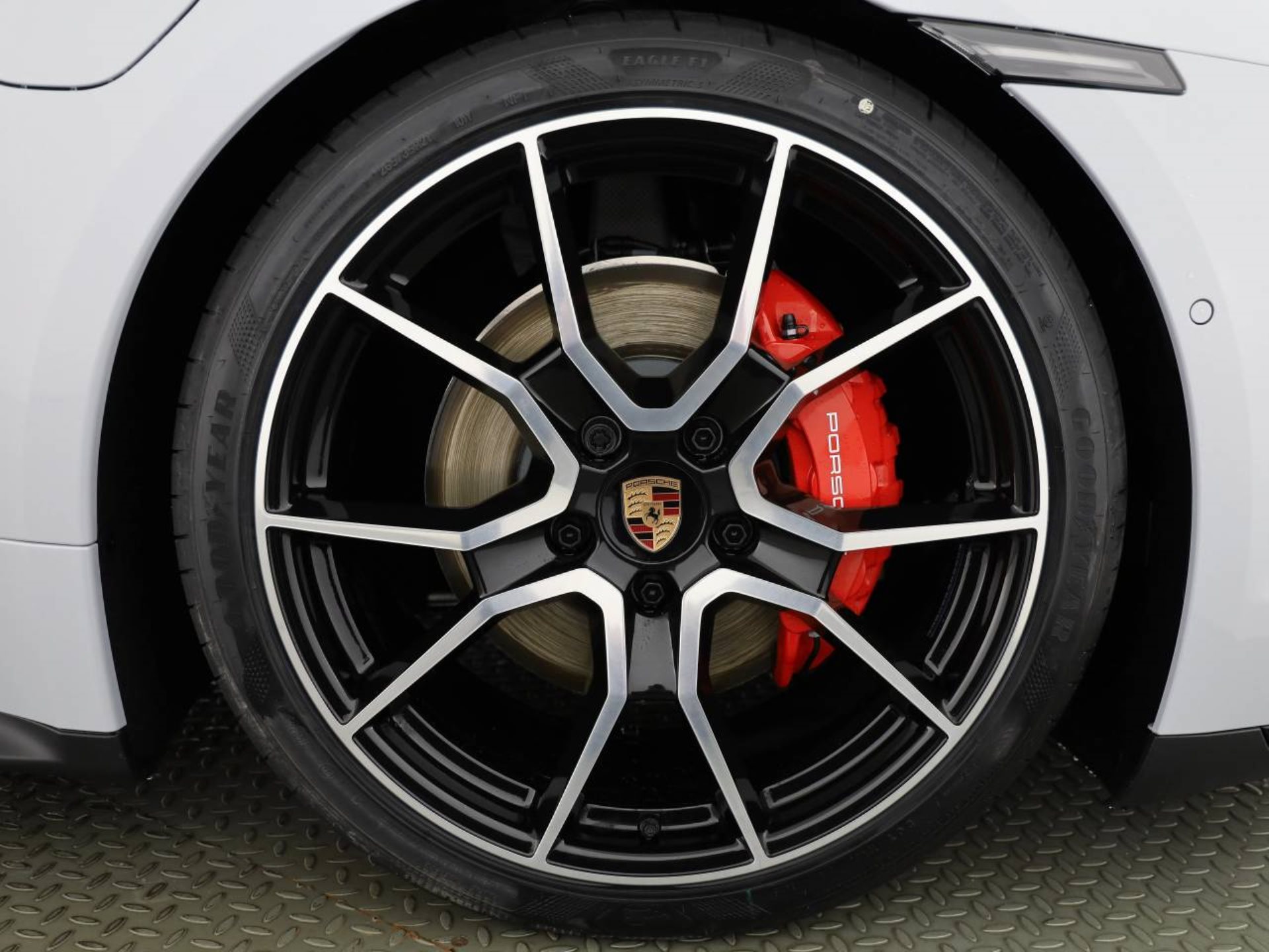 PORSCHE Taycan 4S Sport Turismo Black Edition-image-8