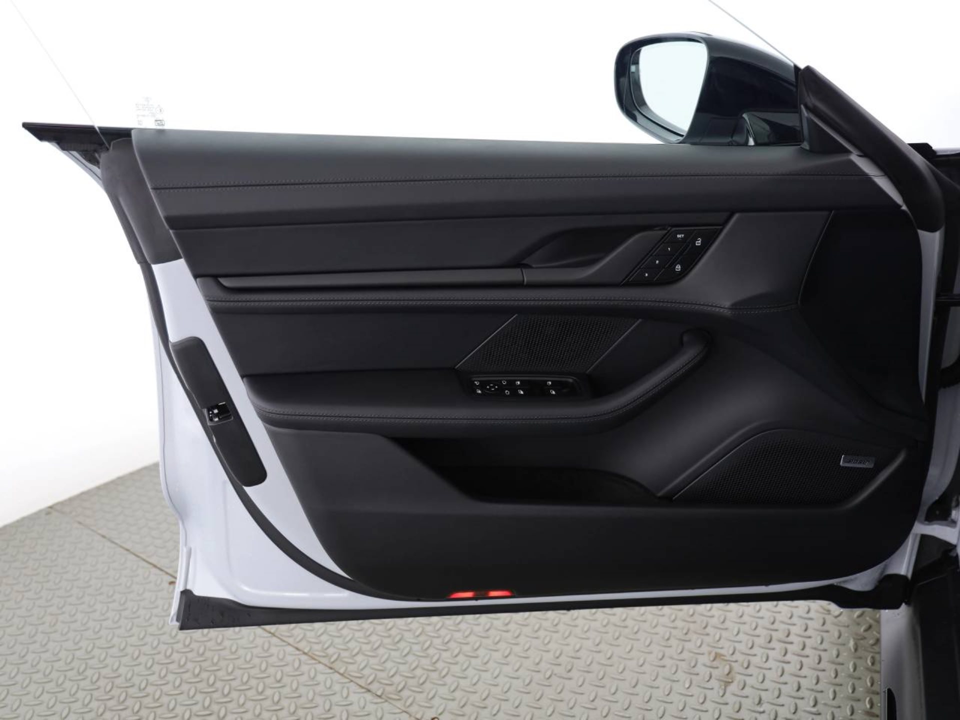 PORSCHE Taycan 4S Sport Turismo Black Edition-image-17