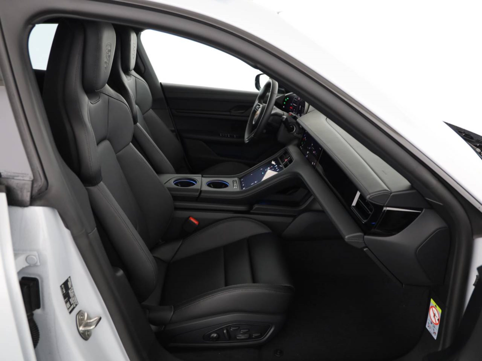 PORSCHE Taycan 4S Sport Turismo Black Edition-image-15