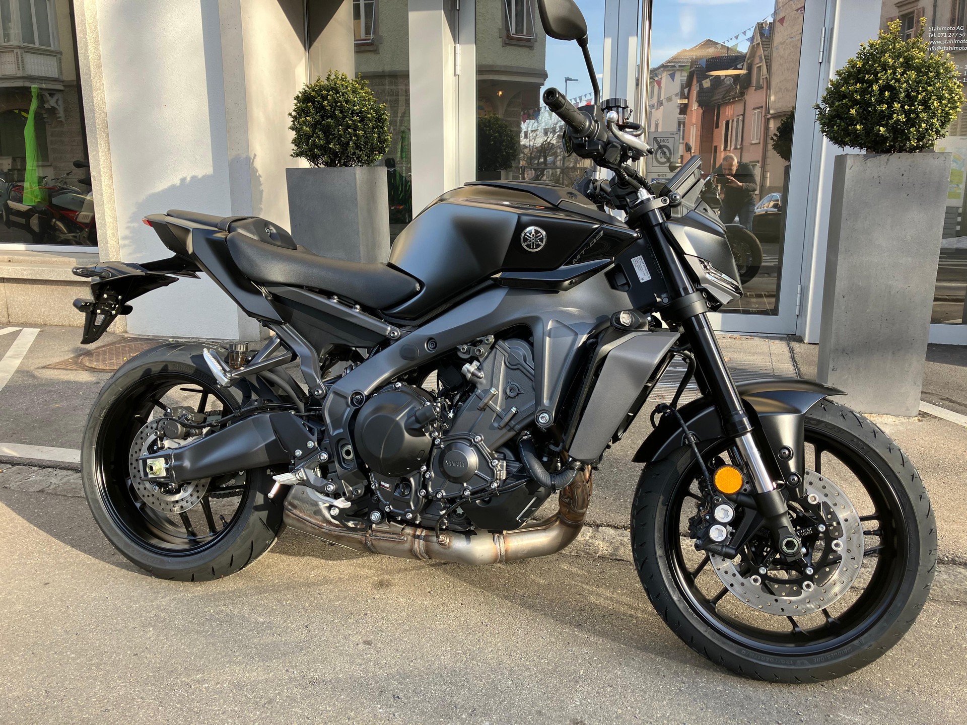 YAMAHA MT-09-showroom-element-1