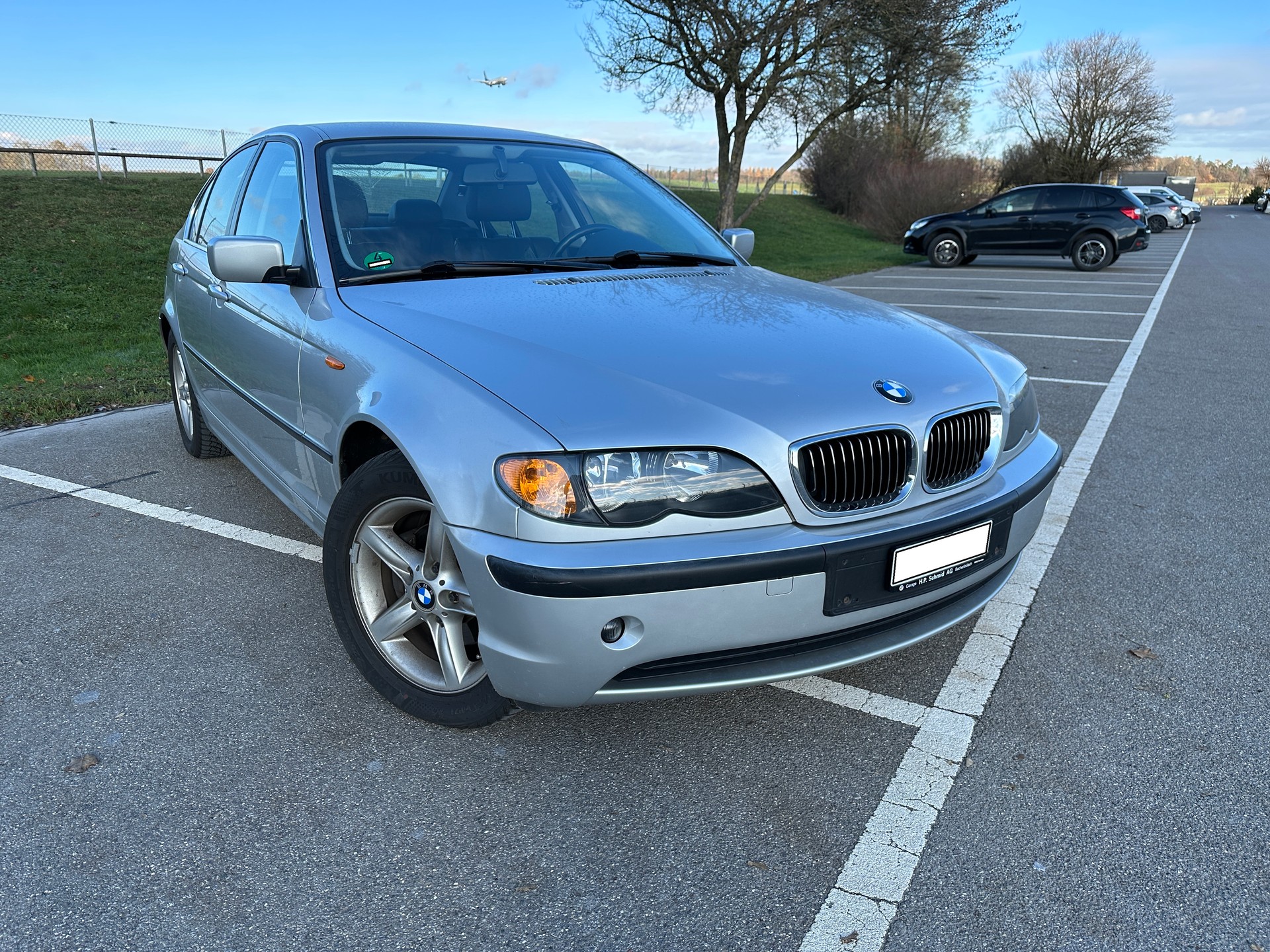 BMW 320i-image-0