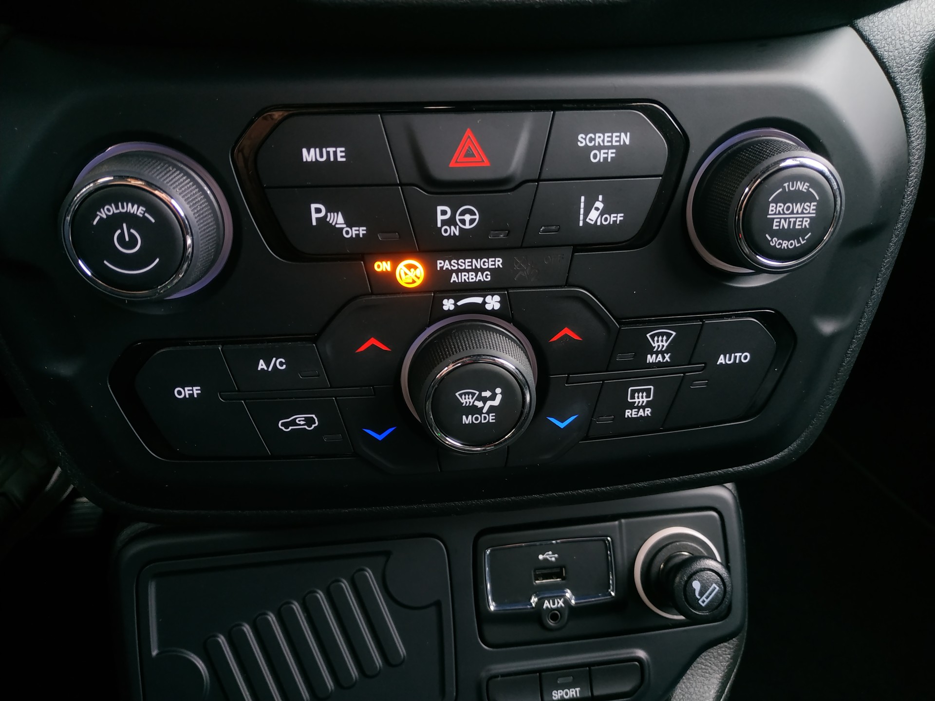 JEEP Renegade 1.3 GSE Turbo Limited Automat-image-16