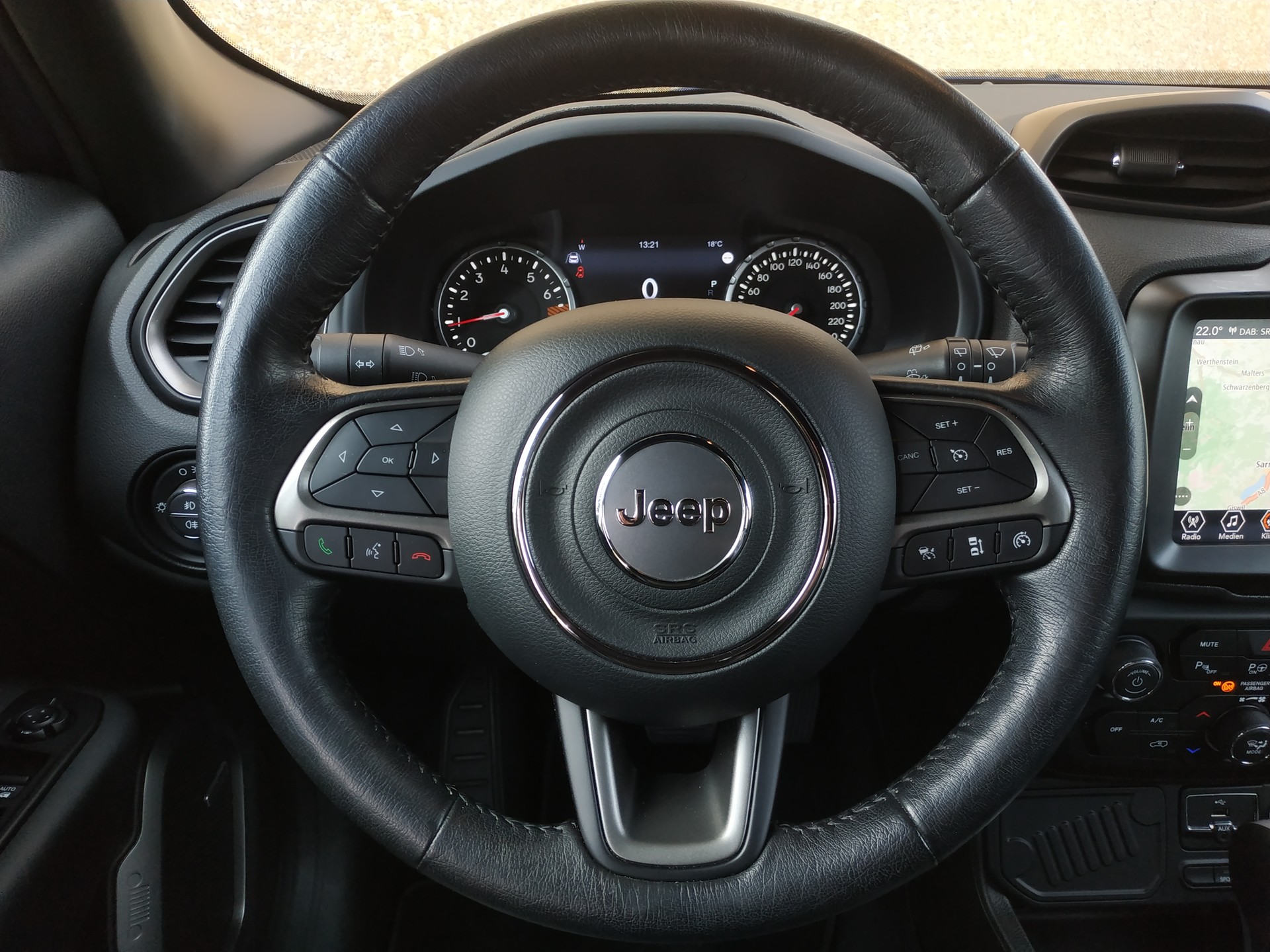 JEEP Renegade 1.3 GSE Turbo Limited Automat-image-13