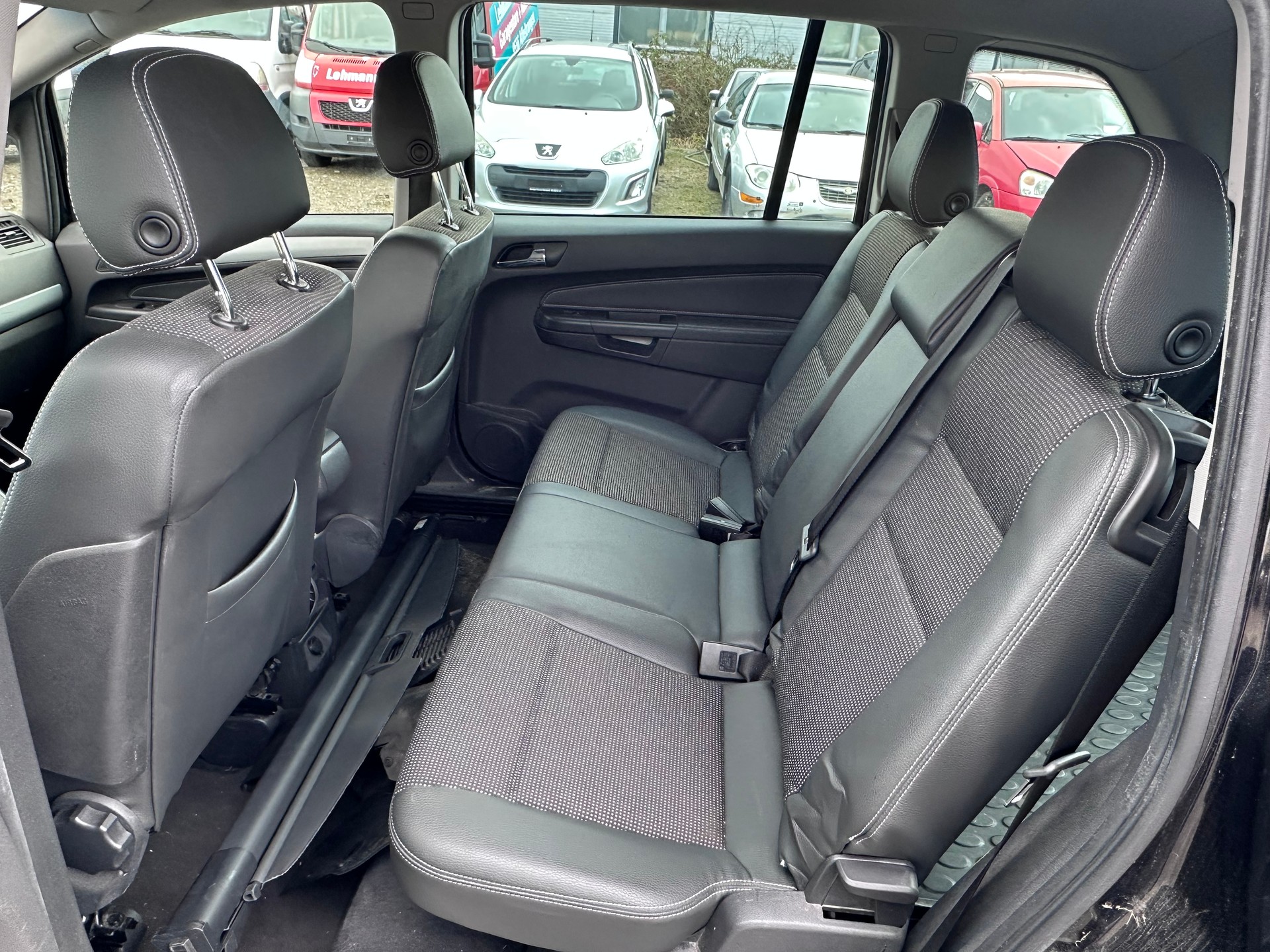 OPEL Zafira 2.2i 16V Sport Automatic-image-8