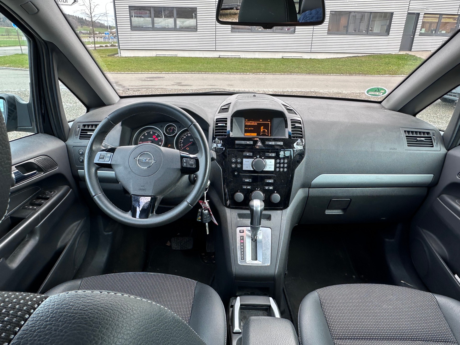 OPEL Zafira 2.2i 16V Sport Automatic-image-7