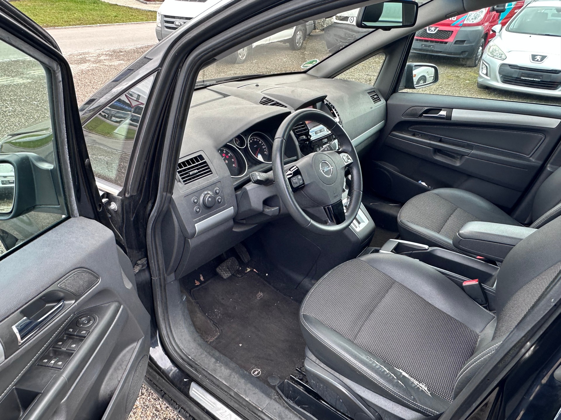 OPEL Zafira 2.2i 16V Sport Automatic-image-11