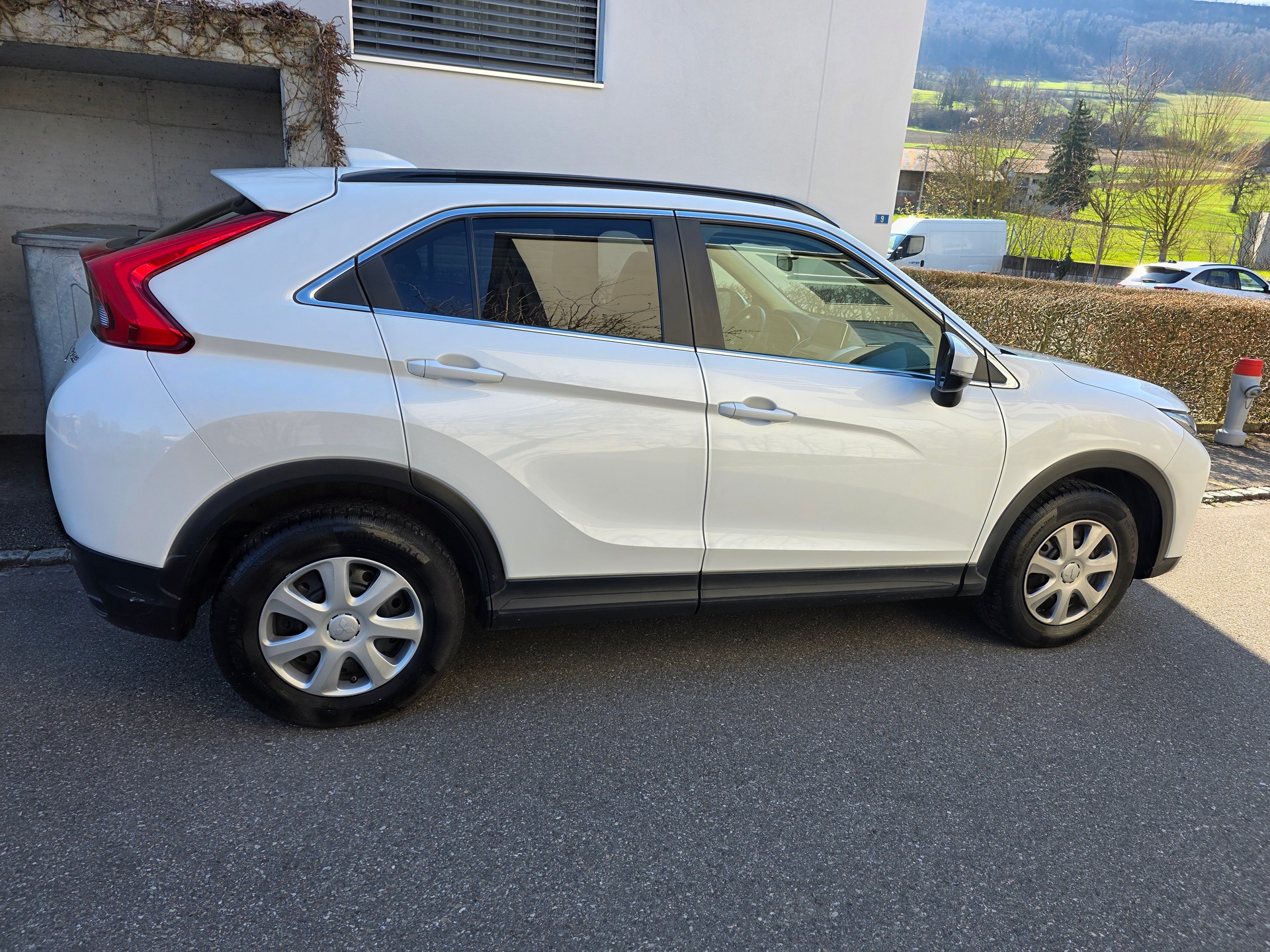 MITSUBISHI Eclipse Cross 1.5 T-Mivec Value 4WD CVT-image-3
