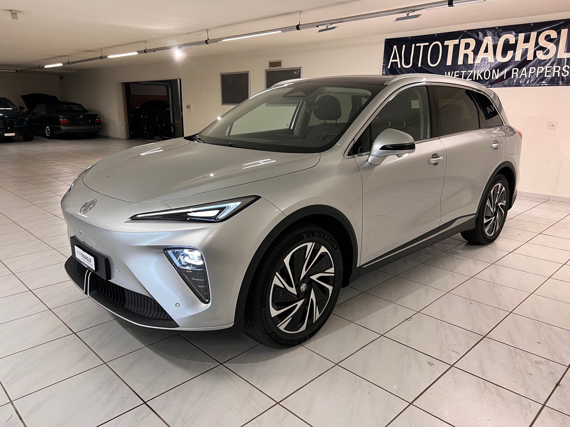 MG S6 EV 77kWh Luxury AWD-image-3