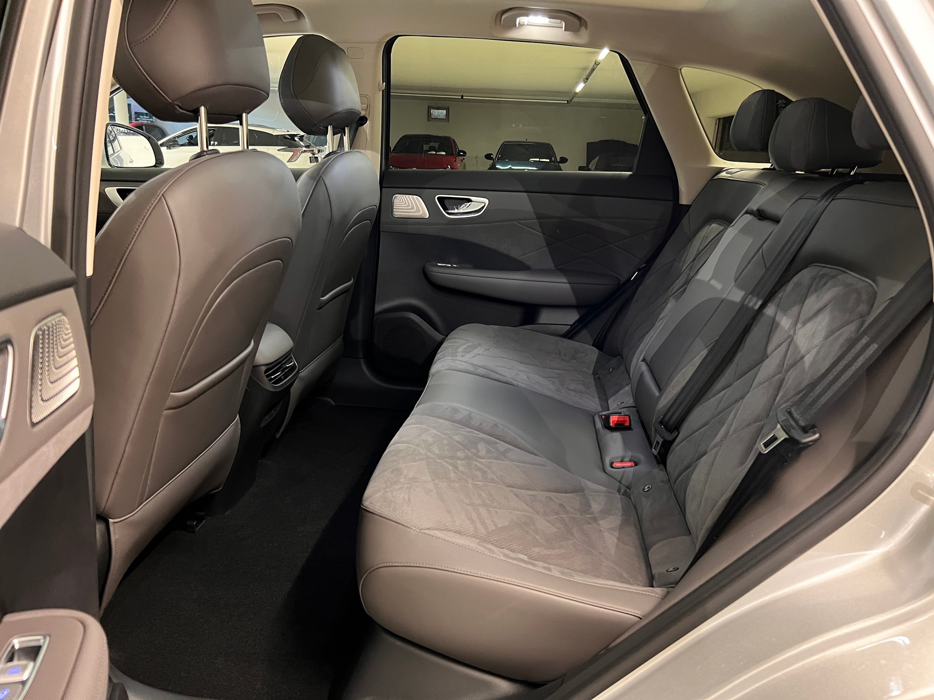 MG S6 EV 77kWh Luxury AWD-image-7