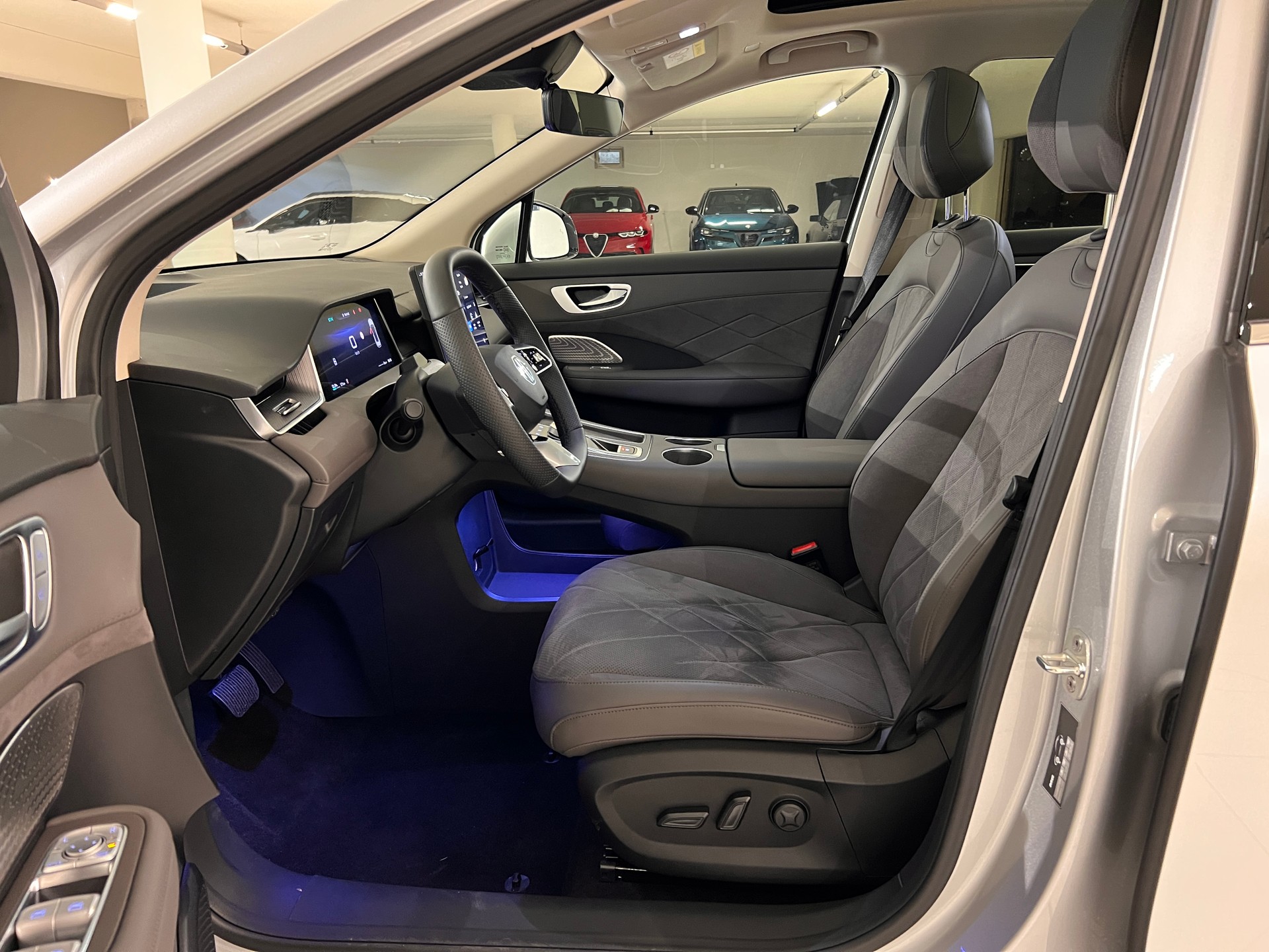 MG S6 EV 77kWh Luxury AWD-image-8