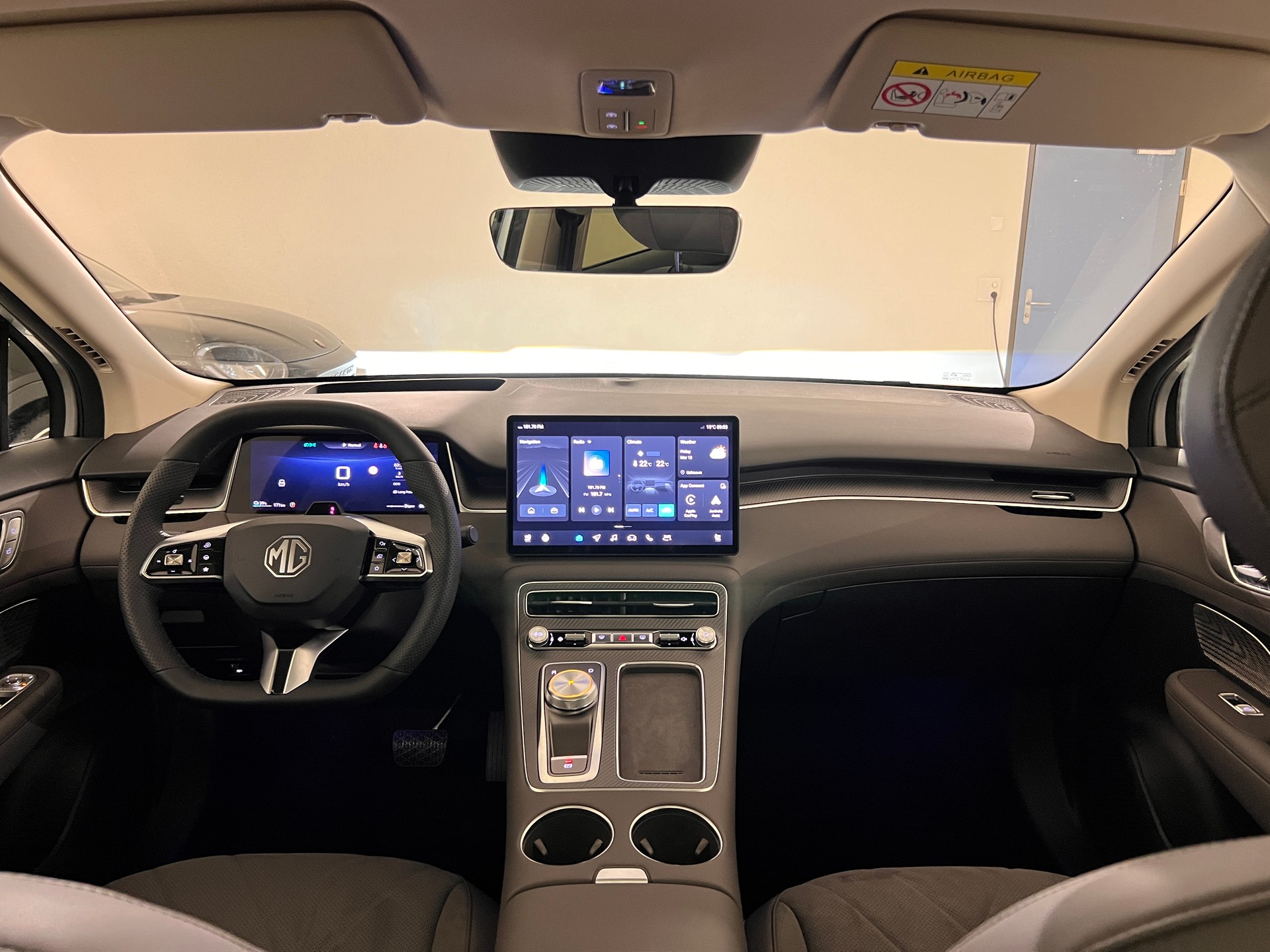 MG S6 EV 77kWh Luxury AWD-image-10