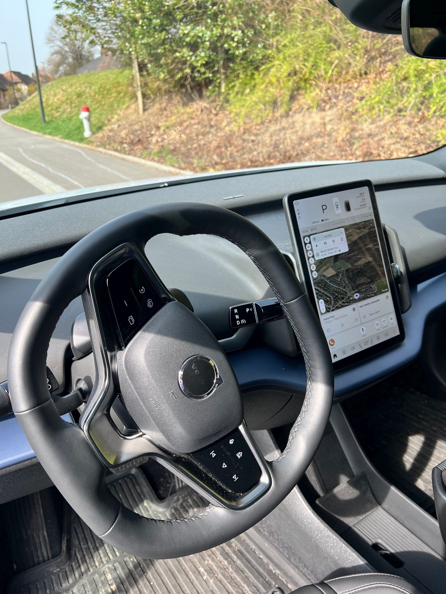 VOLVO EX30 E60 69kWh Twin Ultra-image-3
