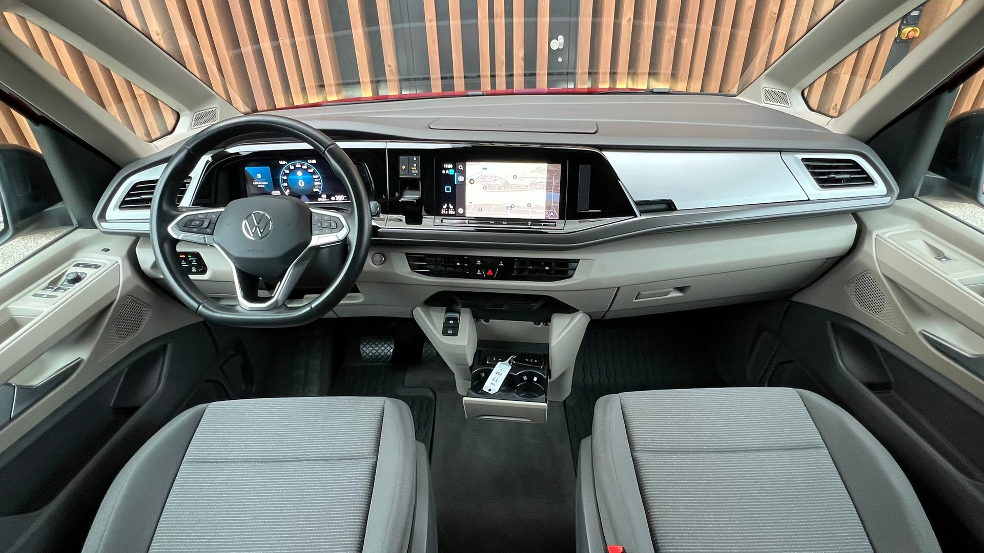 VW MULTIVAN 2.0 TSI LIBERTY SPORT DSG l 204 PS-image-20