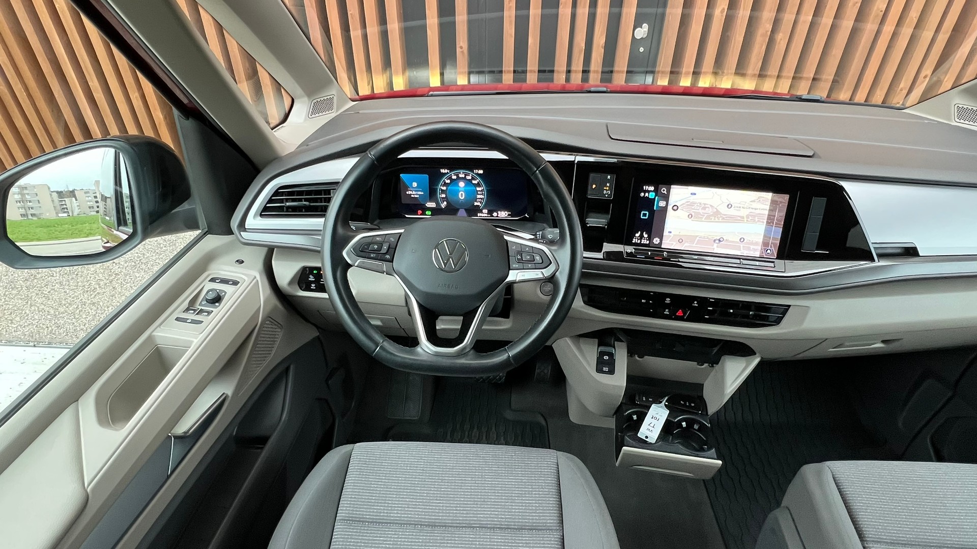 VW MULTIVAN 2.0 TSI LIBERTY SPORT DSG l 204 PS-image-21