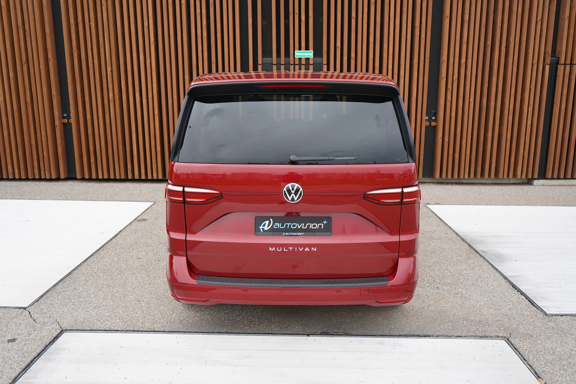 VW MULTIVAN 2.0 TSI LIBERTY SPORT DSG l 204 PS-image-16