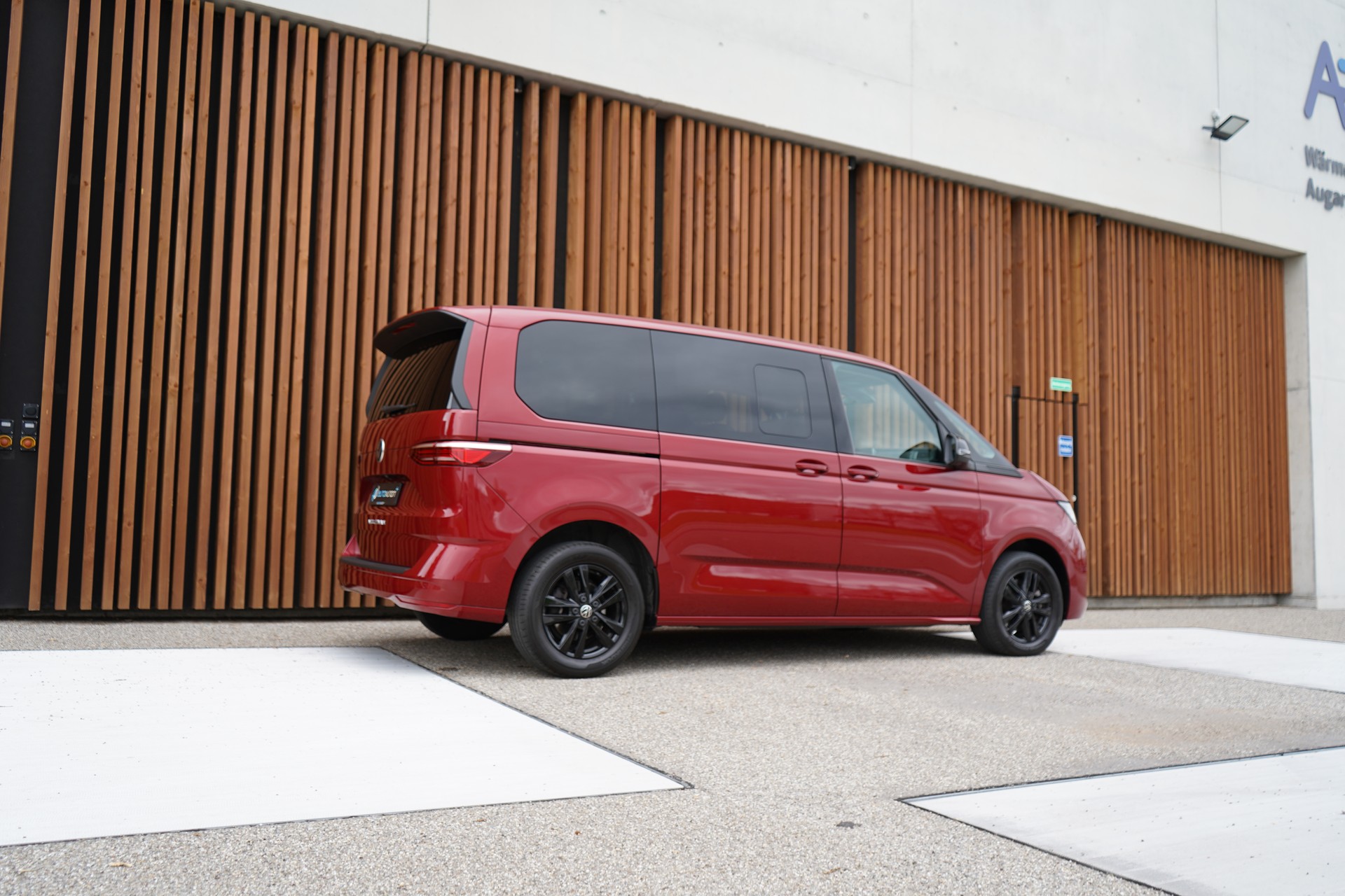 VW MULTIVAN 2.0 TSI LIBERTY SPORT DSG l 204 PS-image-11