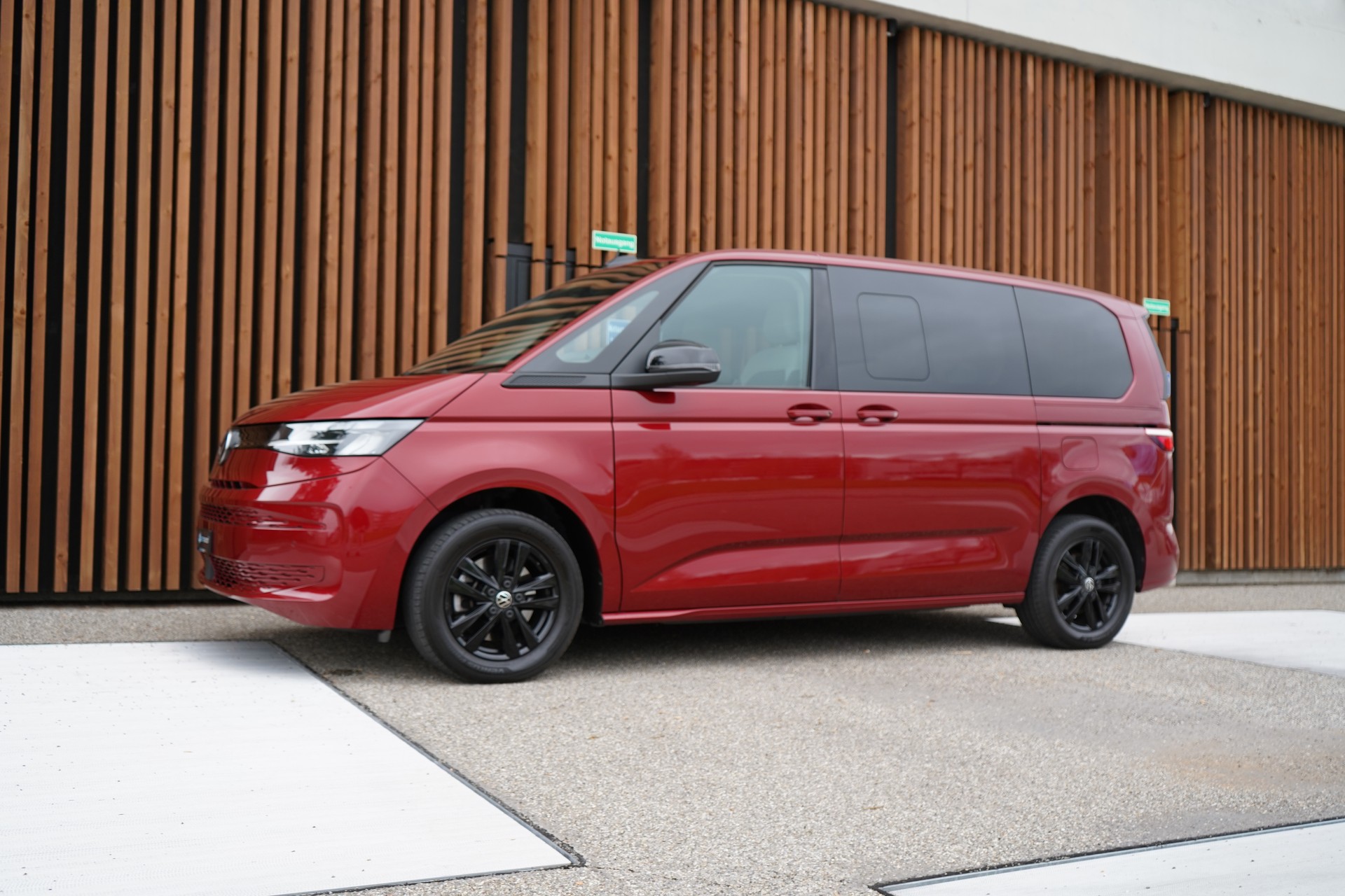 VW MULTIVAN 2.0 TSI LIBERTY SPORT DSG l 204 PS-image-13