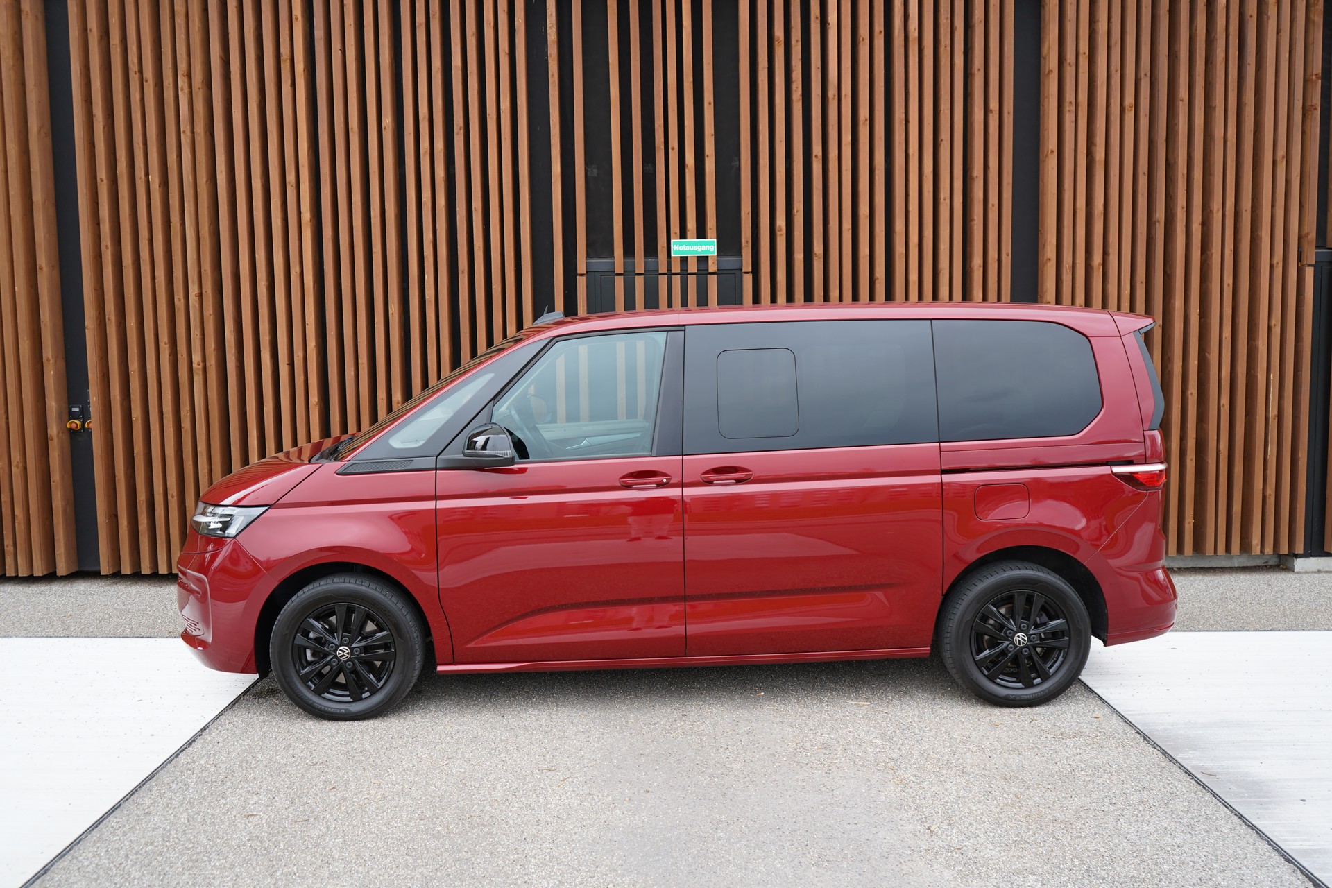 VW MULTIVAN 2.0 TSI LIBERTY SPORT DSG l 204 PS-image-5