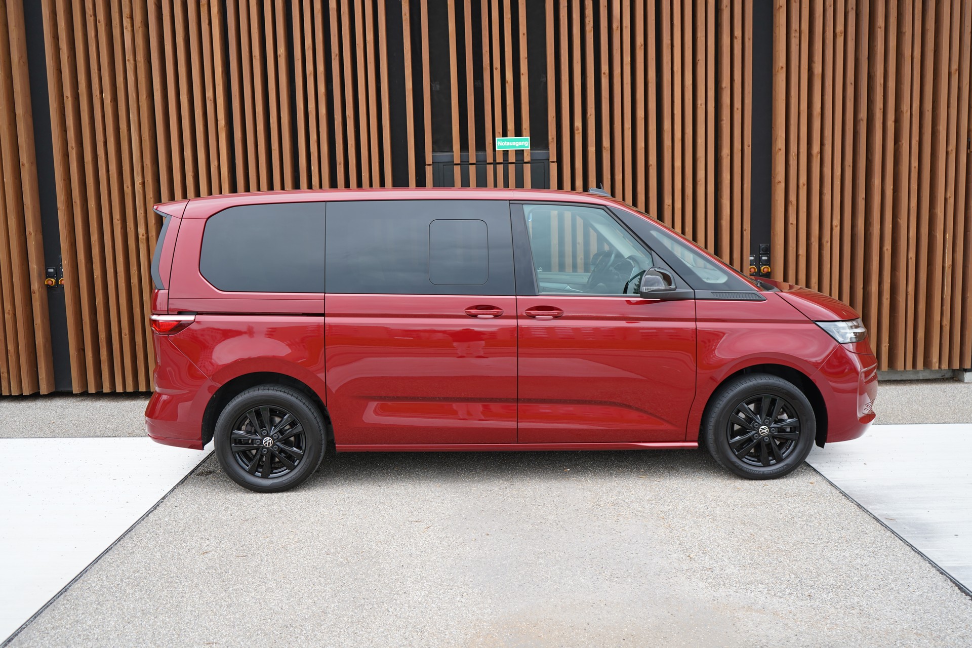 VW MULTIVAN 2.0 TSI LIBERTY SPORT DSG l 204 PS-image-4