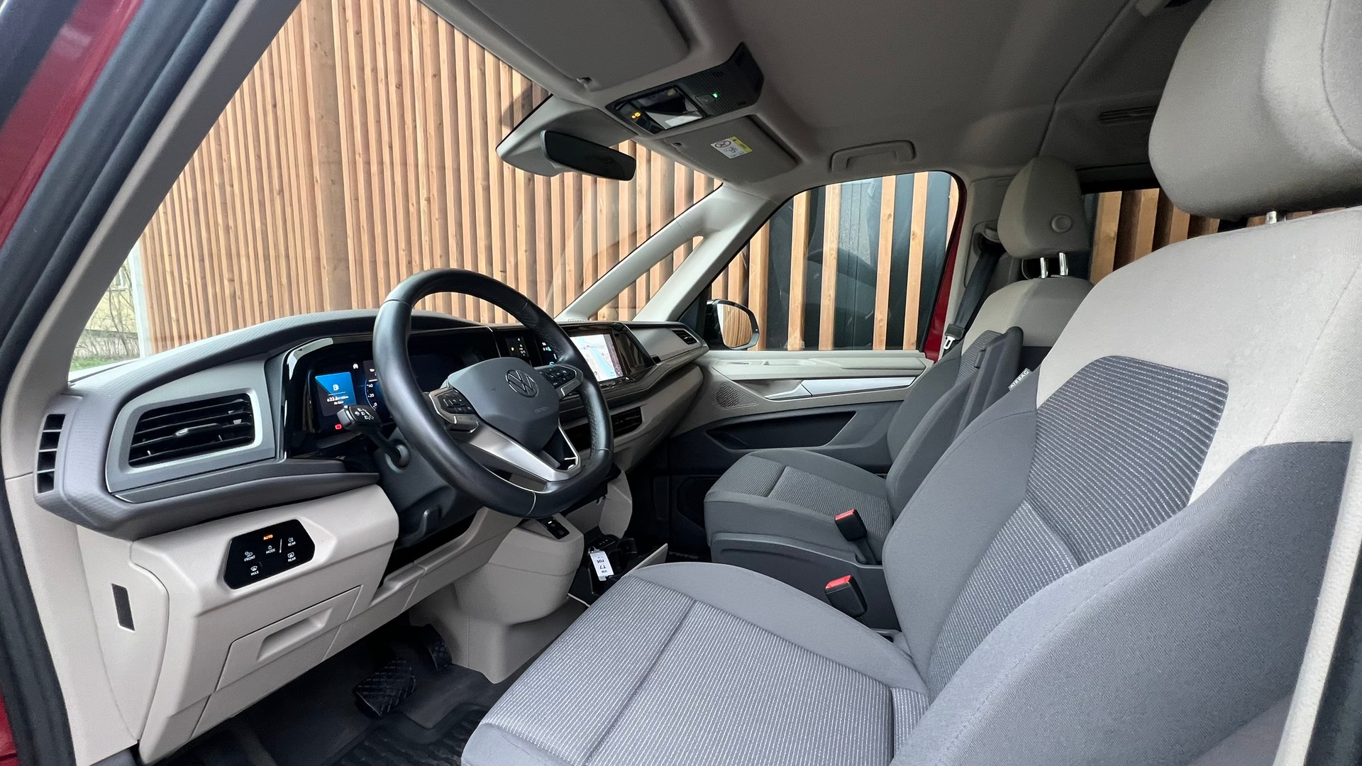VW MULTIVAN 2.0 TSI LIBERTY SPORT DSG l 204 PS-image-25