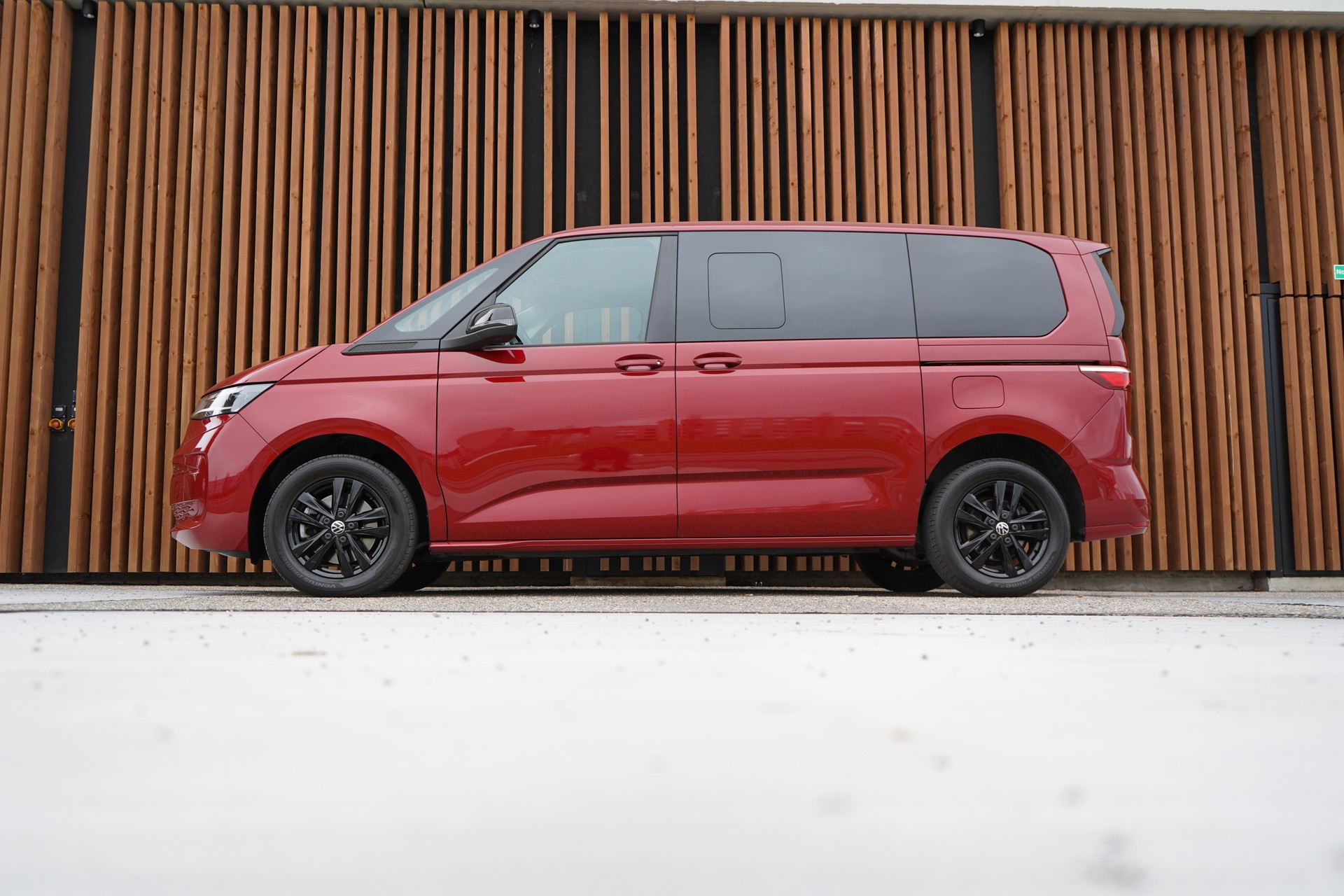 VW MULTIVAN 2.0 TSI LIBERTY SPORT DSG l 204 PS-image-3