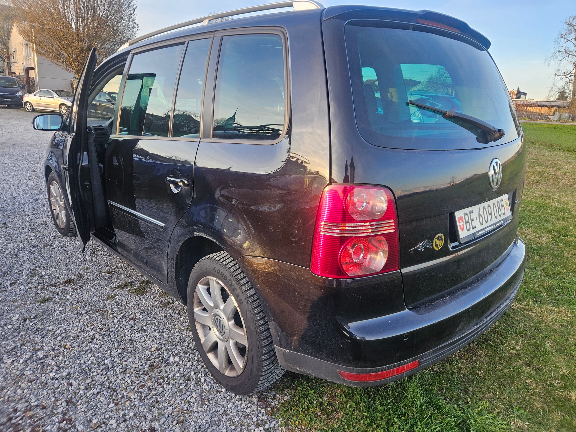 VW Touran 1.4 TSI Highline DSG-image-3