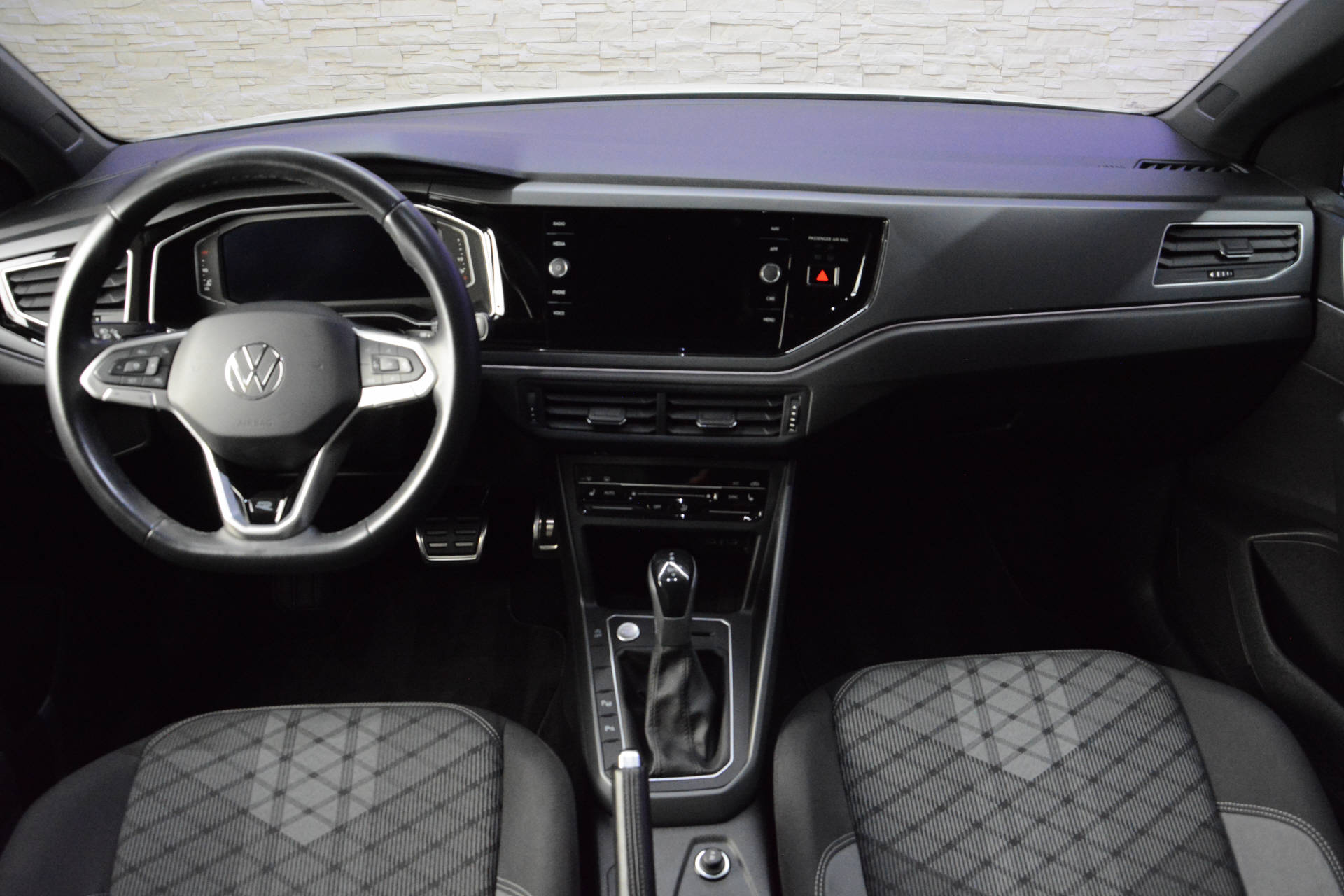 VW Taigo 1.0 TSI R-Line DSG-image-10