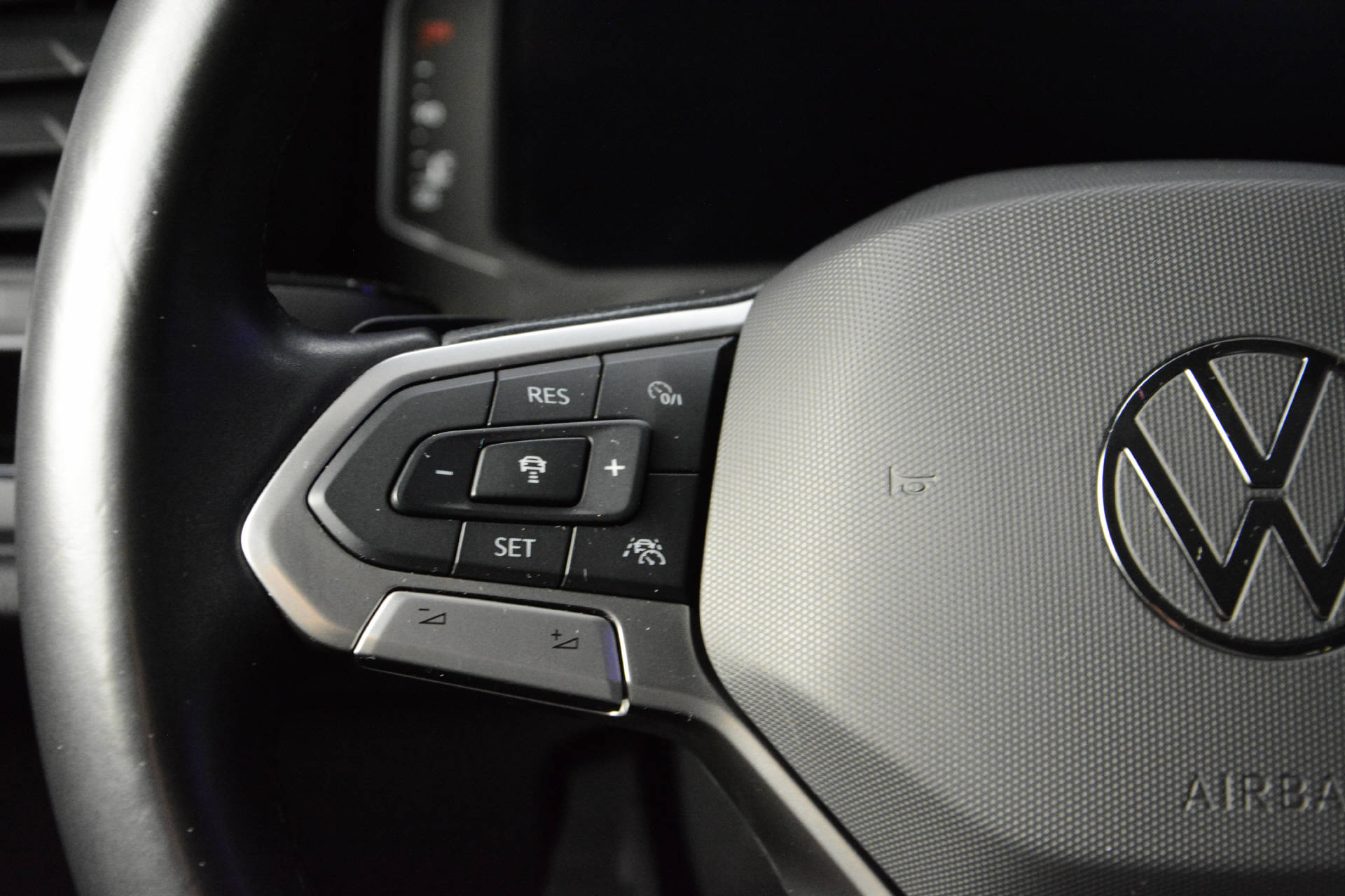 VW Taigo 1.0 TSI R-Line DSG-image-11