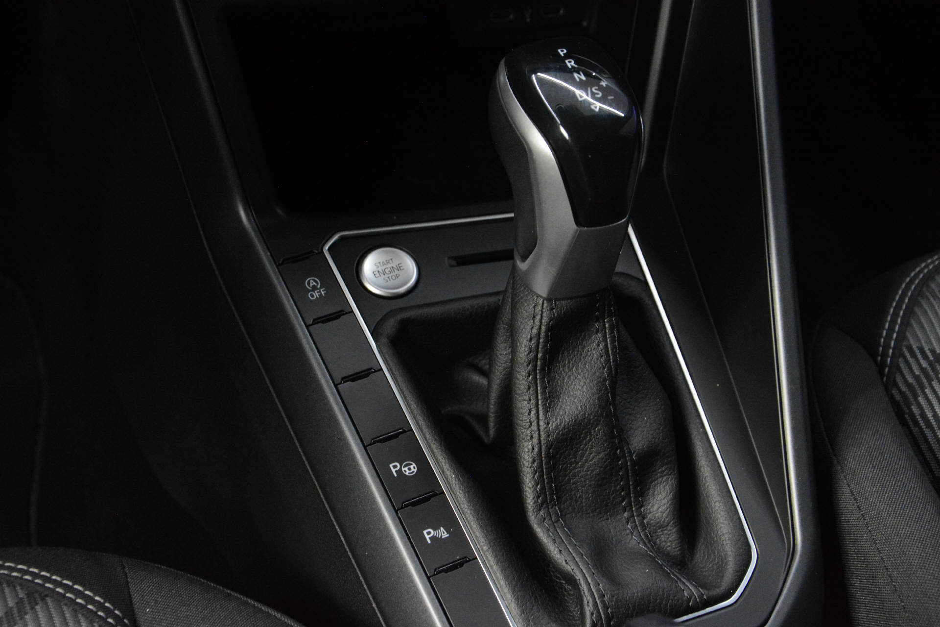 VW Taigo 1.0 TSI R-Line DSG-image-14