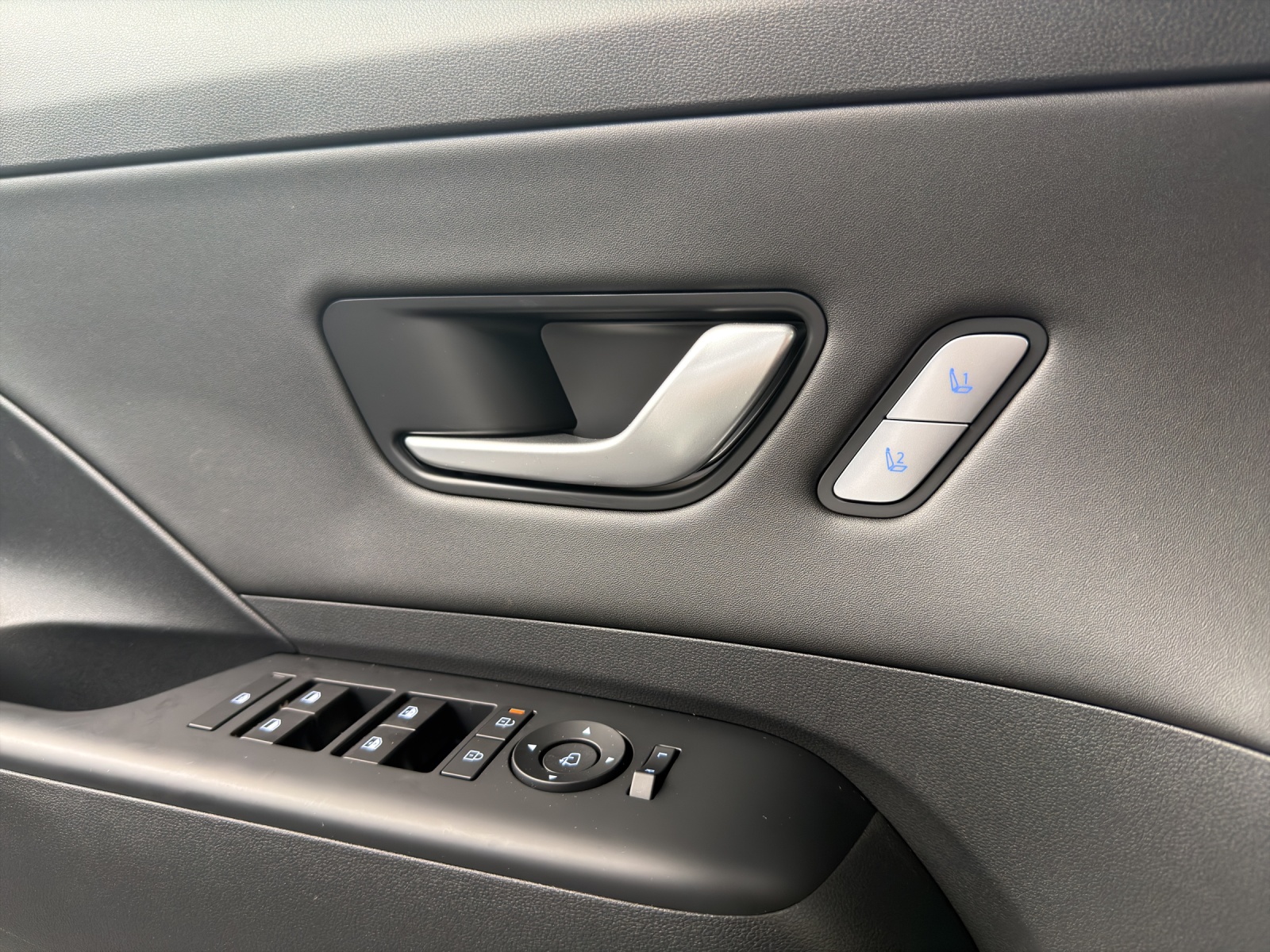 HYUNDAI Kona EV 65.4 kWh Vertex-image-18