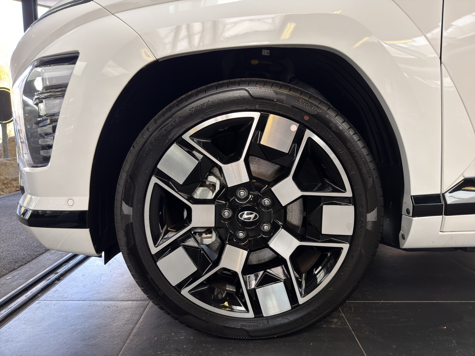 HYUNDAI Kona EV 65.4 kWh Vertex-image-16