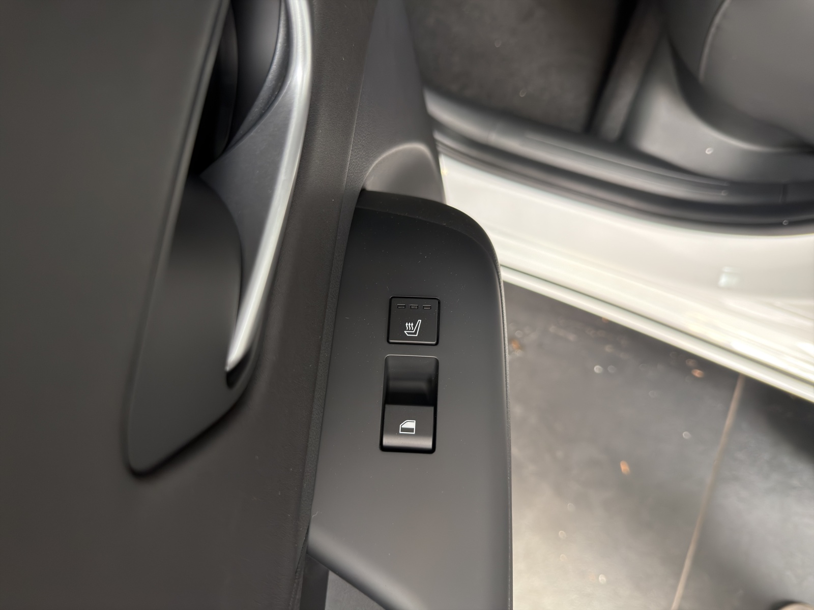 HYUNDAI Kona EV 65.4 kWh Vertex-image-19