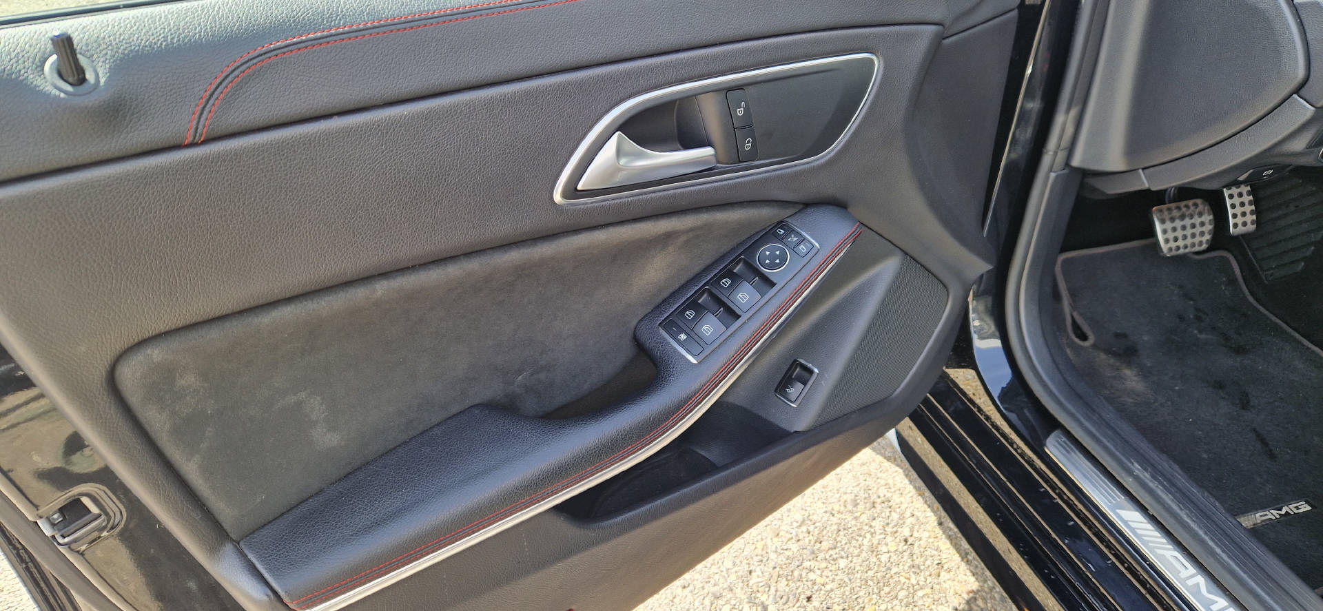 MERCEDES-BENZ CLA 45 AMG 4matic-image-2