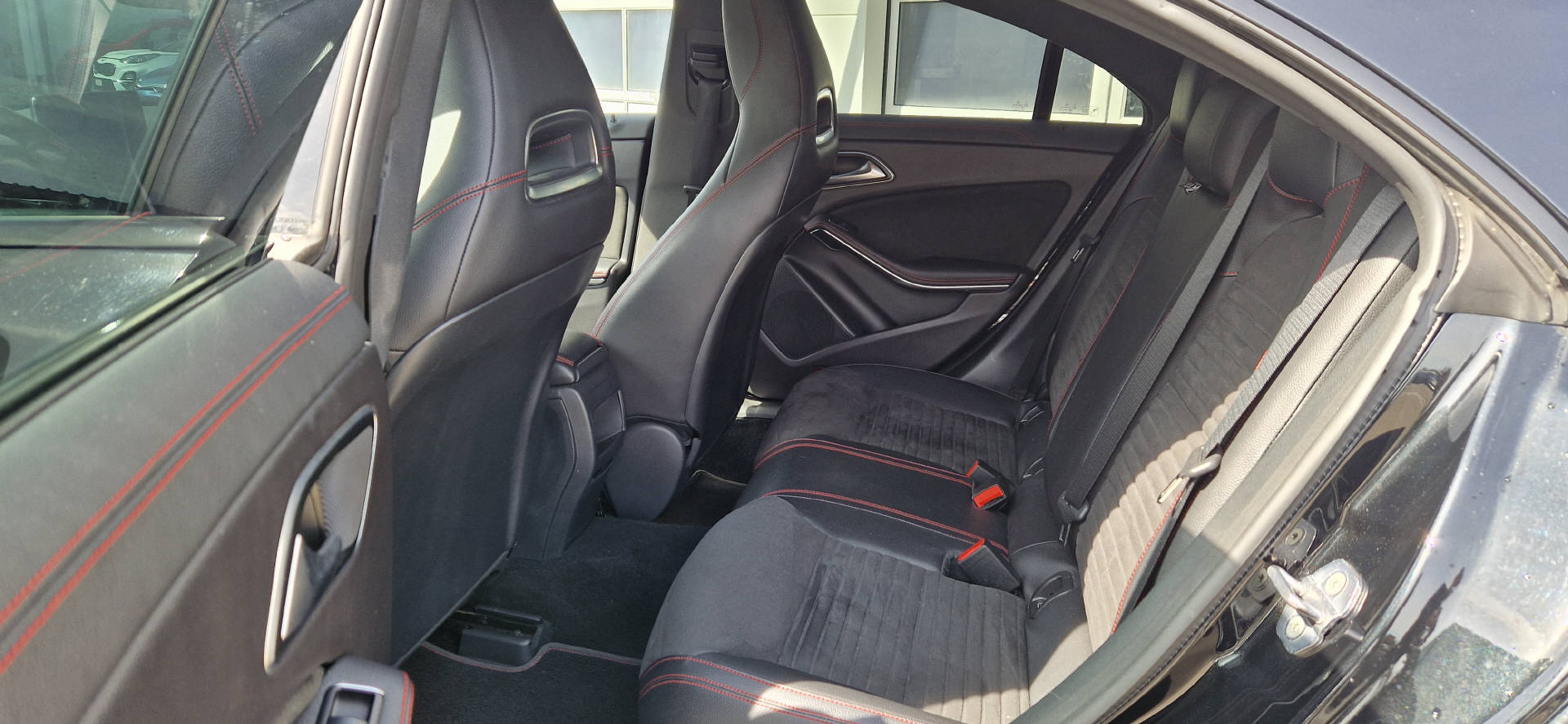 MERCEDES-BENZ CLA 45 AMG 4matic-image-13
