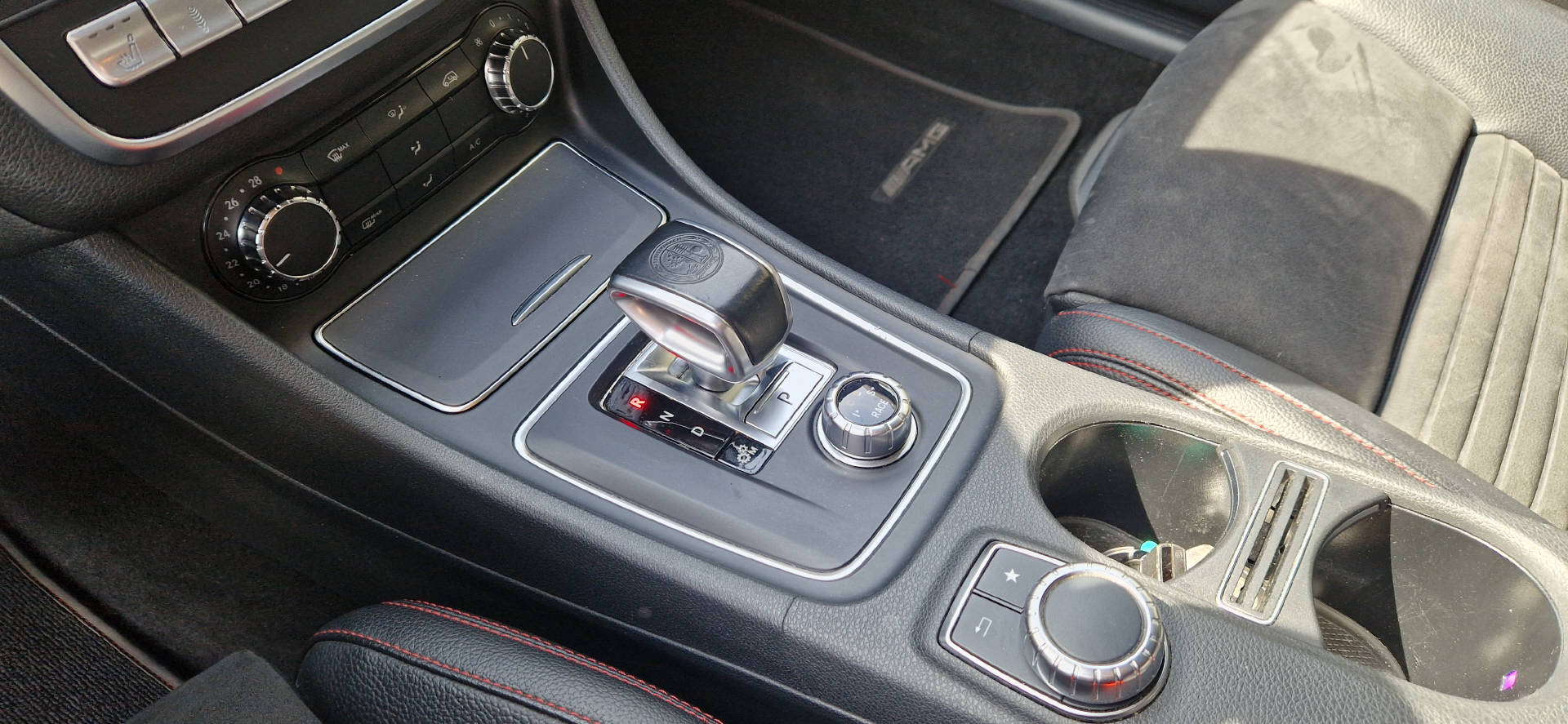 MERCEDES-BENZ CLA 45 AMG 4matic-image-11