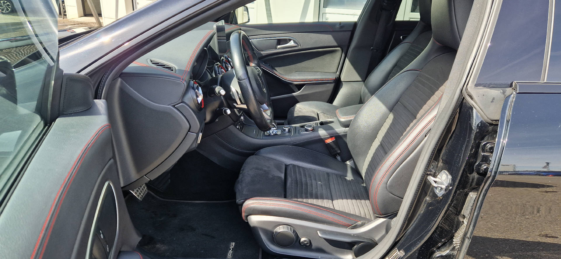 MERCEDES-BENZ CLA 45 AMG 4matic-image-4