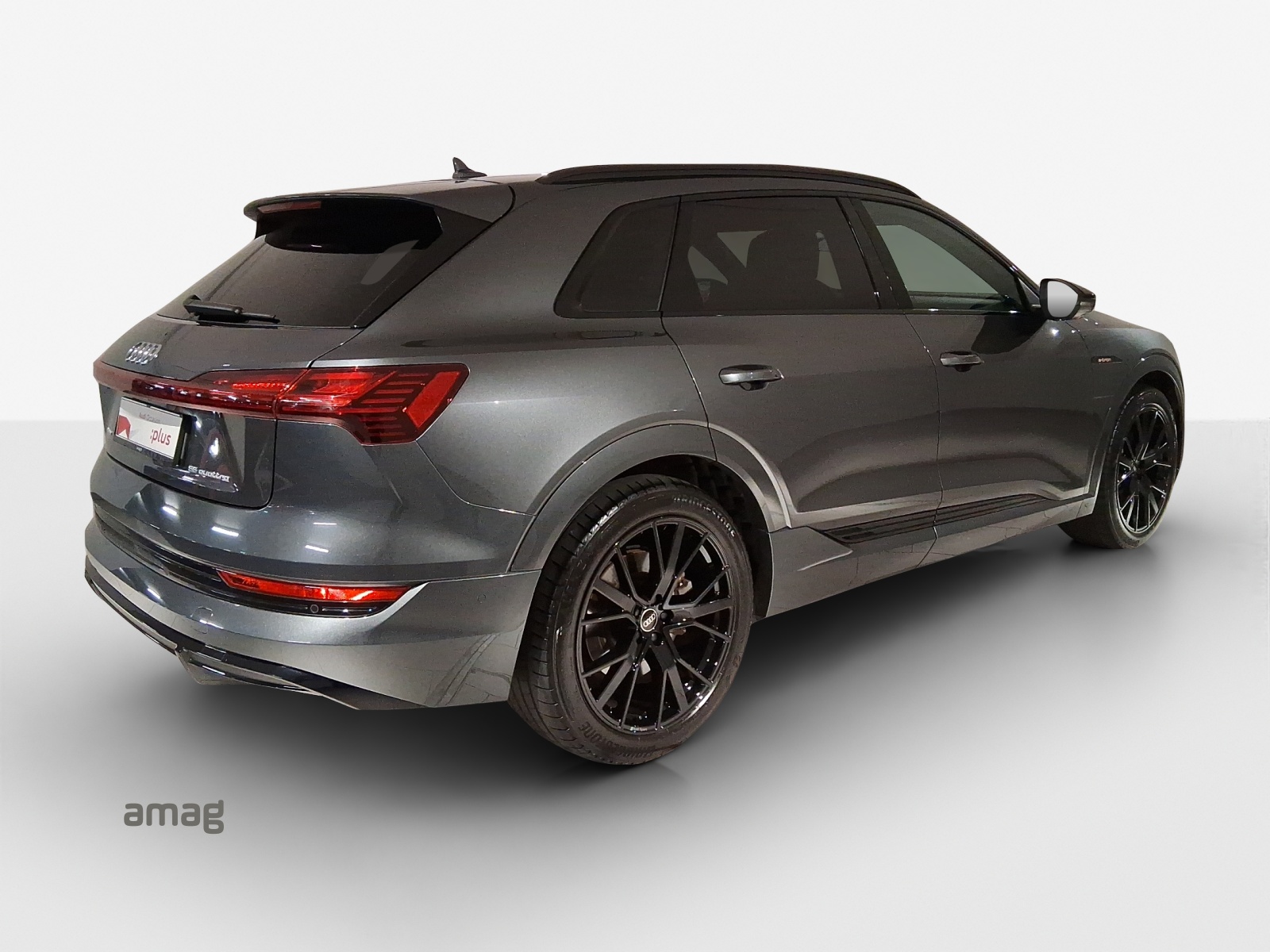 AUDI e-tron 55 S Line quattro-image-5