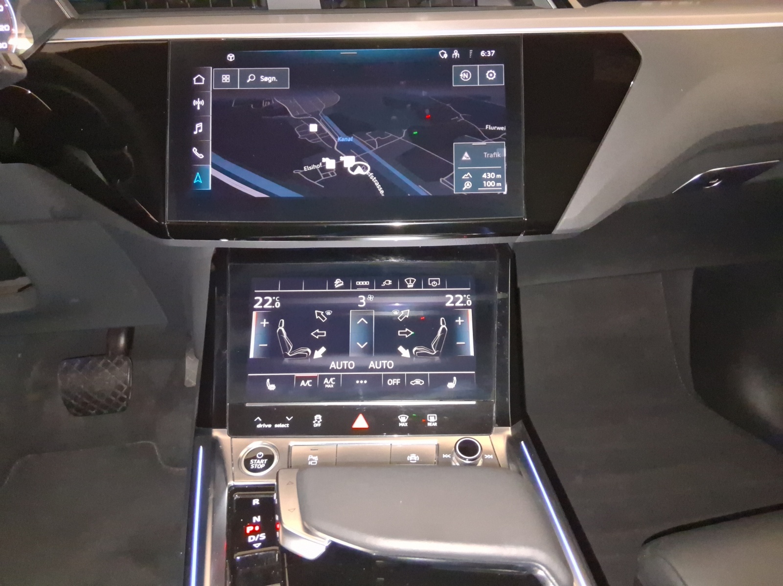 AUDI e-tron 55 S Line quattro-image-11