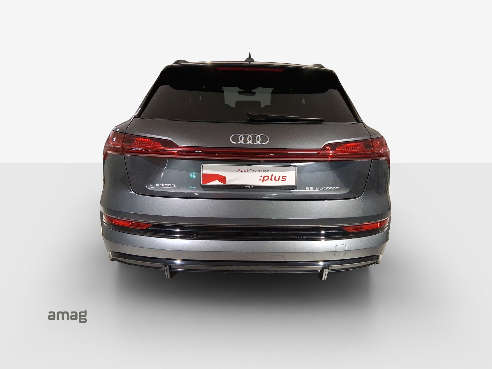 AUDI e-tron 55 S Line quattro-image-4