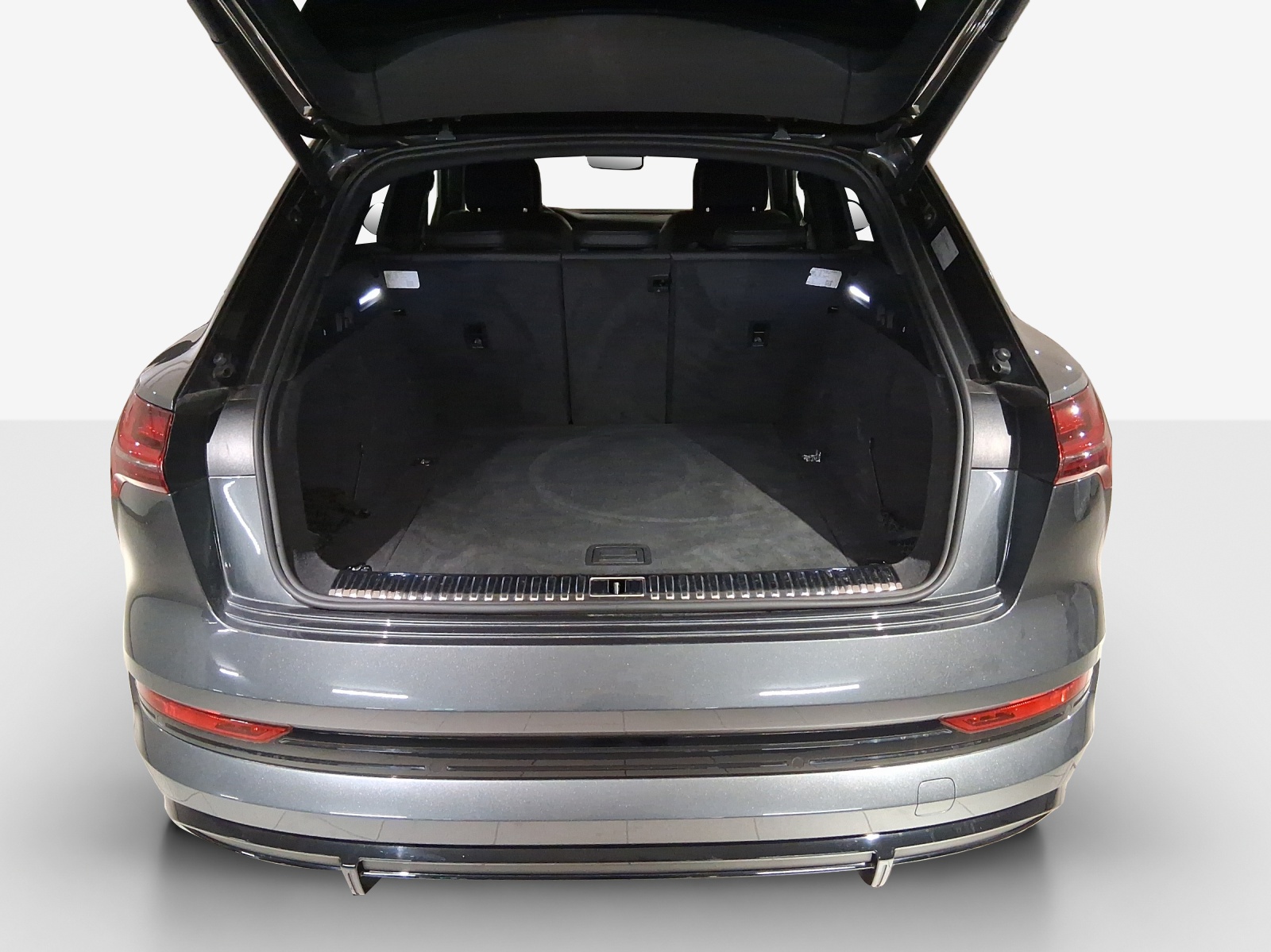 AUDI e-tron 55 S Line quattro-image-13