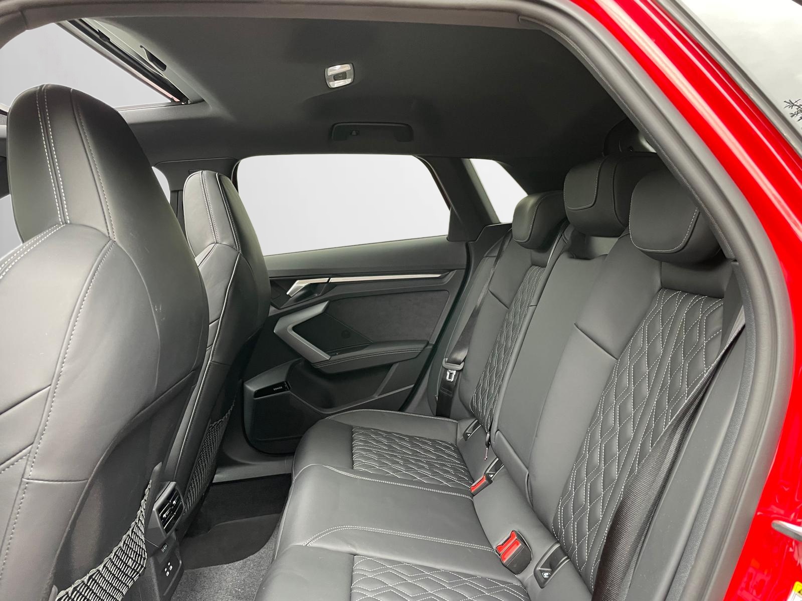 AUDI S3 Sportback TFSI quattro S-tronic-image-6