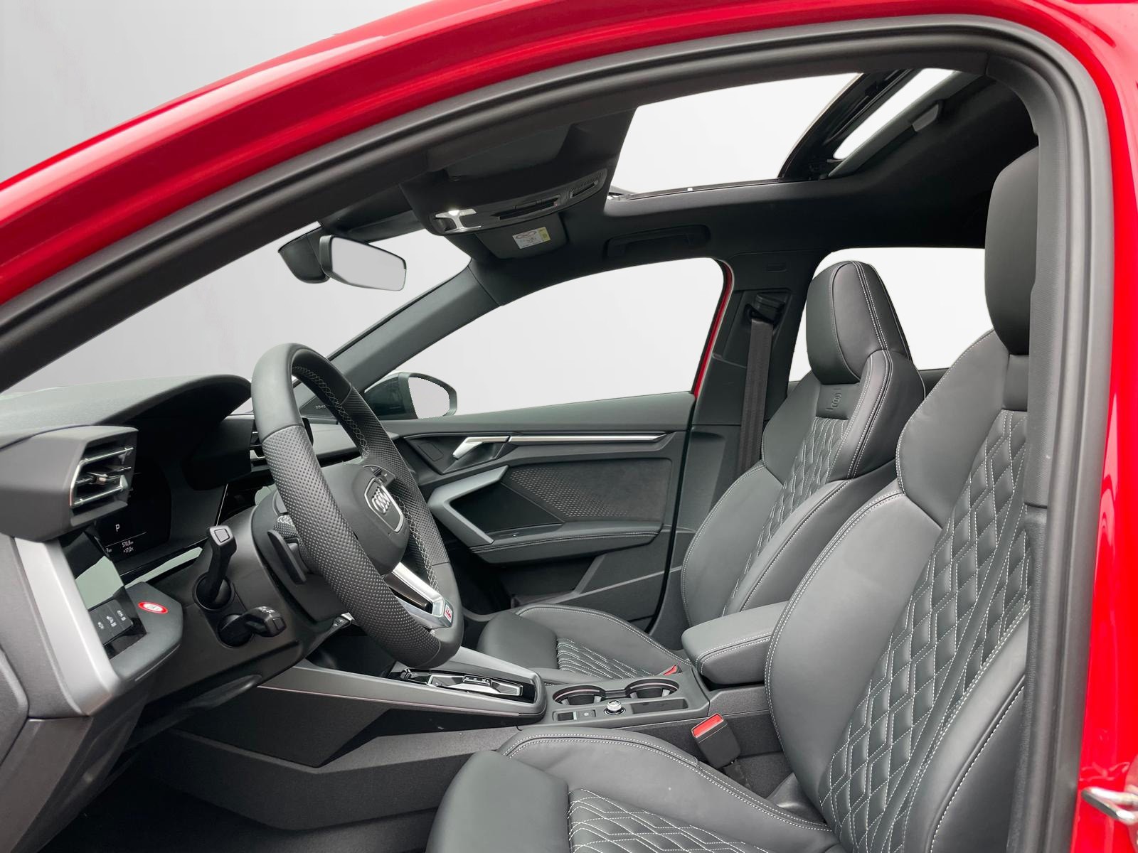 AUDI S3 Sportback TFSI quattro S-tronic-image-4