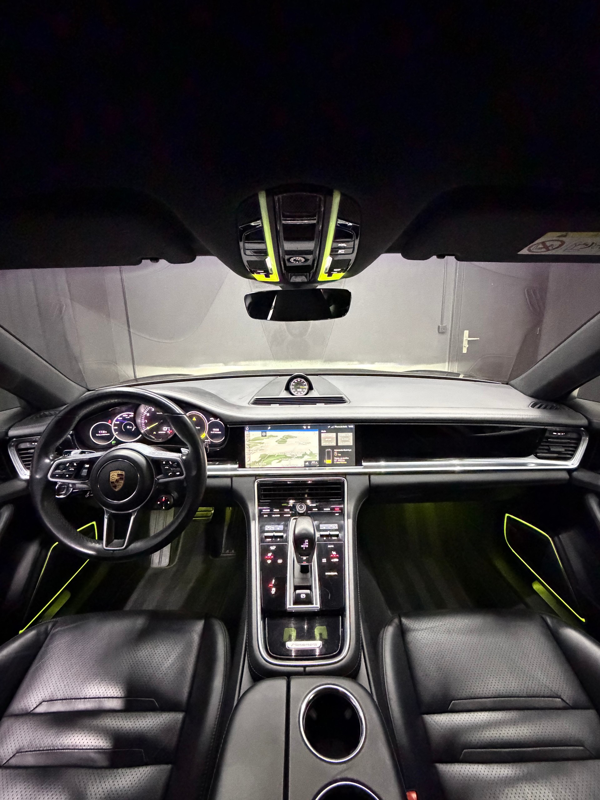 PORSCHE Panamera 4 E-Hybrid PDK-image-17