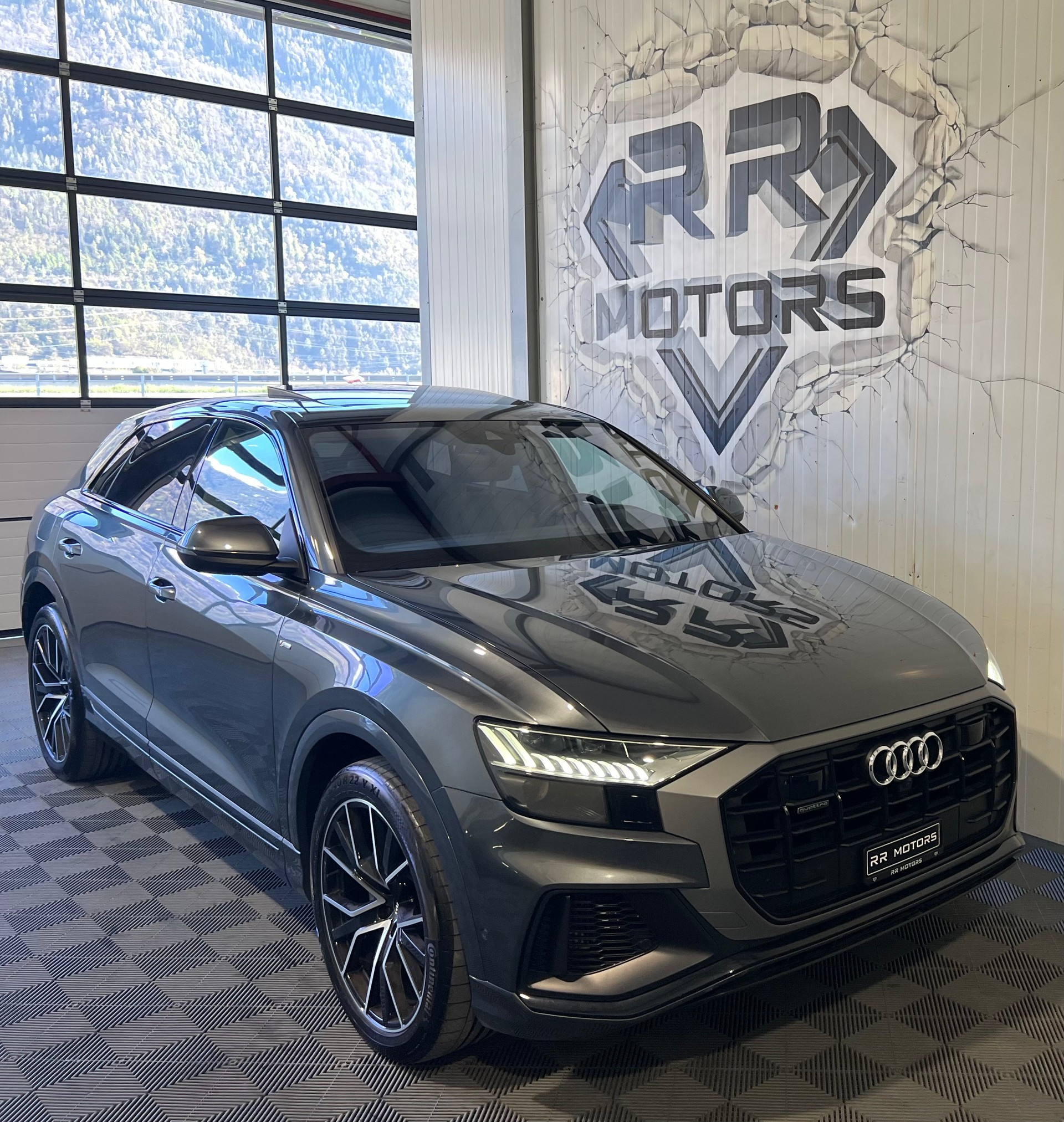 AUDI Q8 55 TFSI quattro tiptronic-image-5