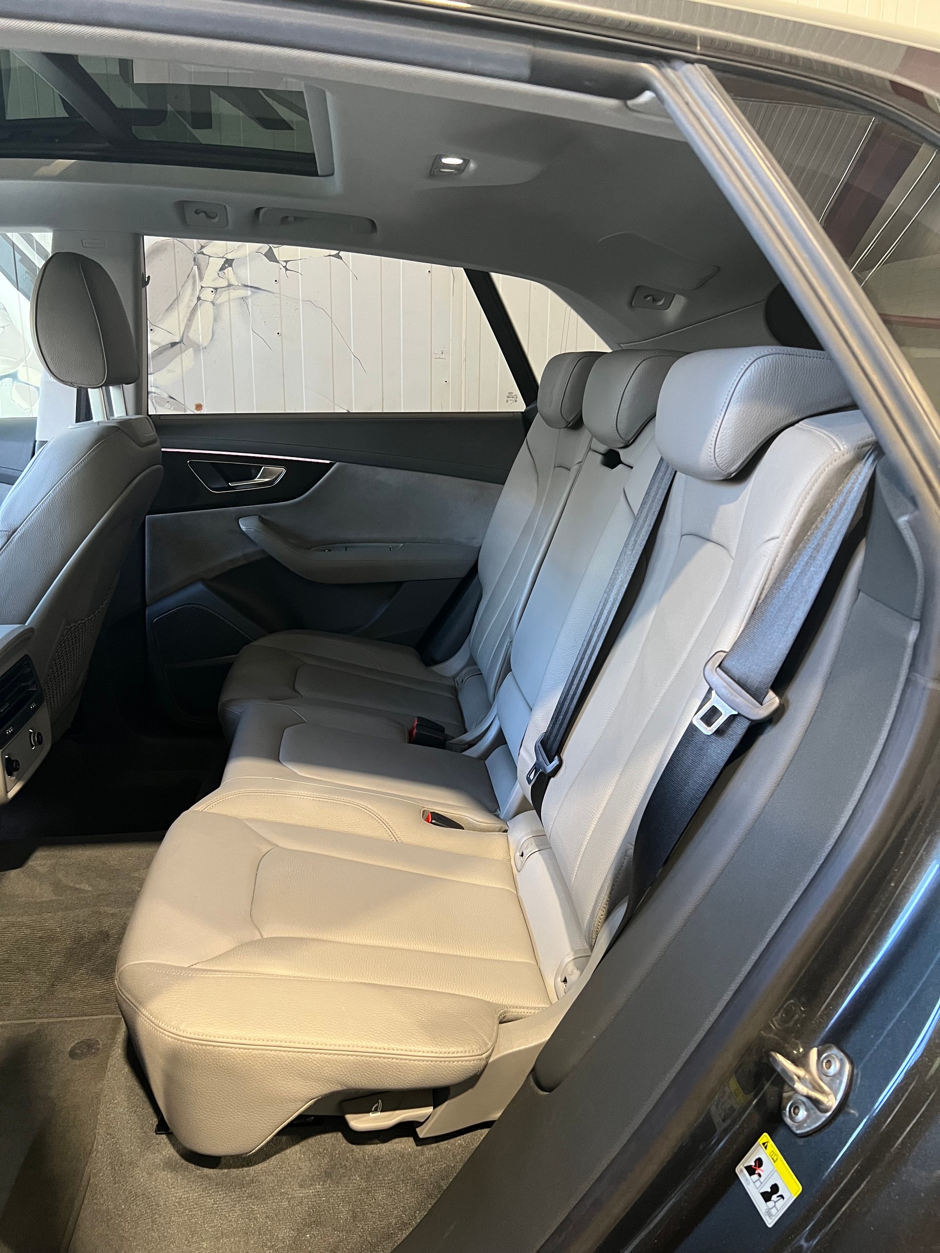 AUDI Q8 55 TFSI quattro tiptronic-image-15