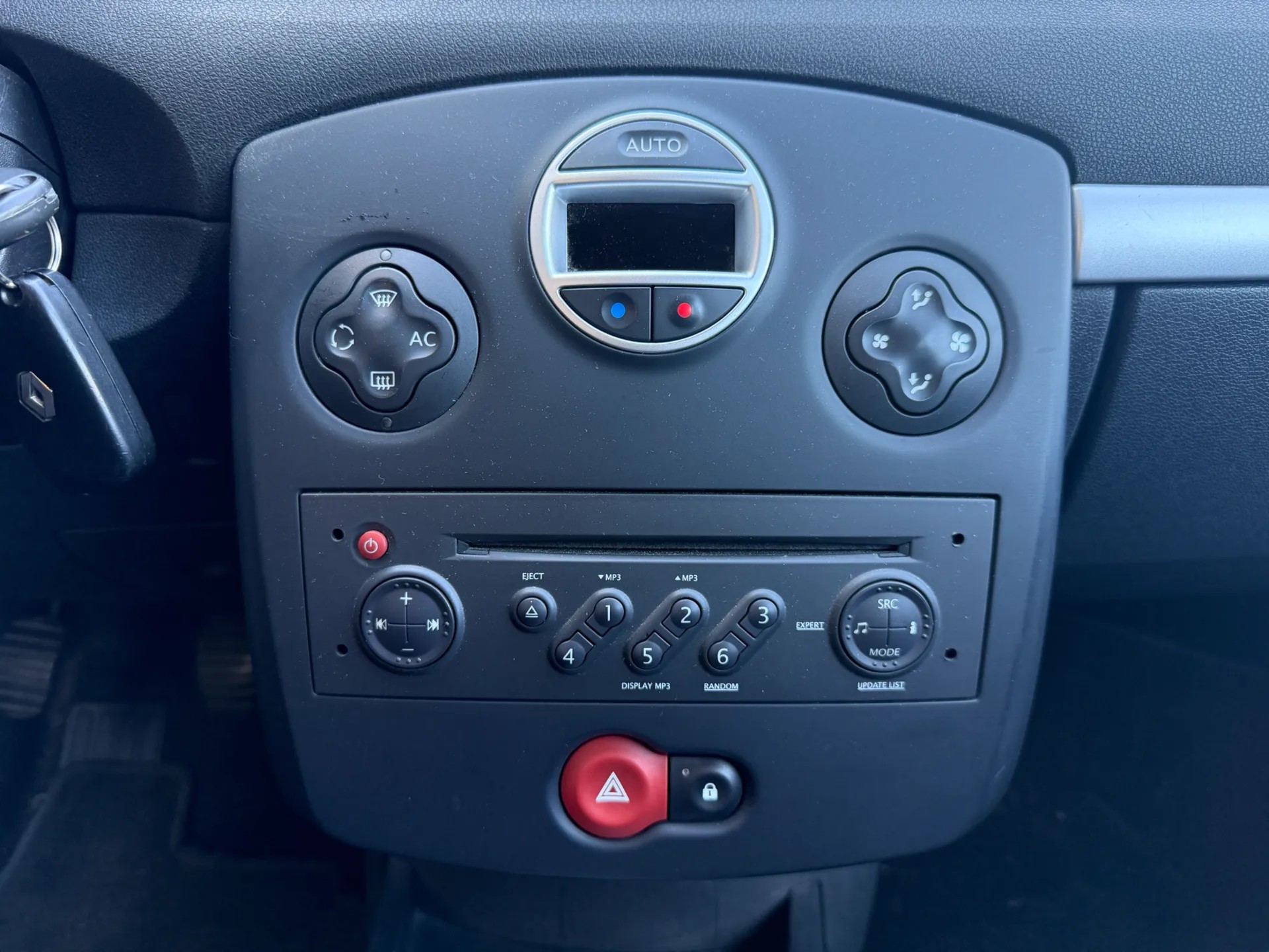 RENAULT Clio 1.2 16V Turbo Exception-image-11
