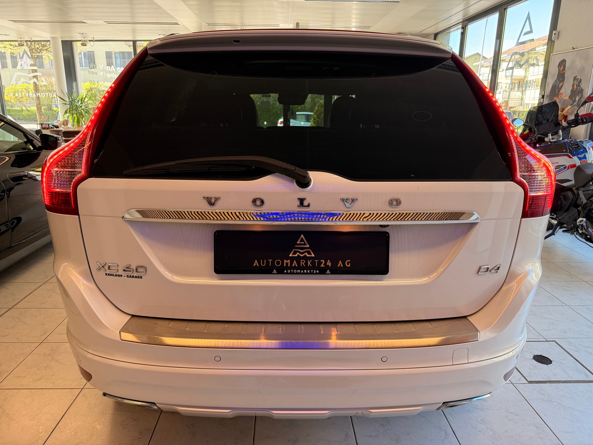 VOLVO XC60 2.0 D4 Ocean Race-image-13