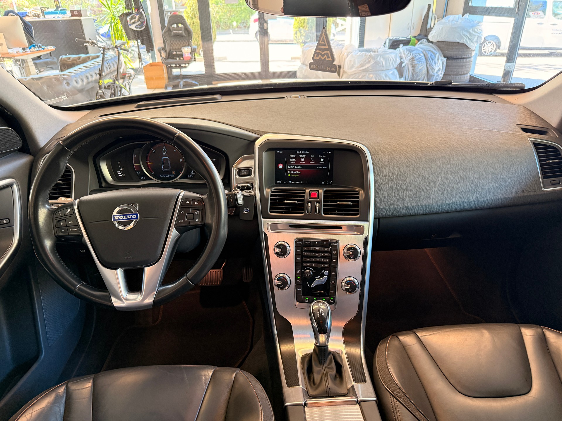 VOLVO XC60 2.0 D4 Ocean Race-image-9
