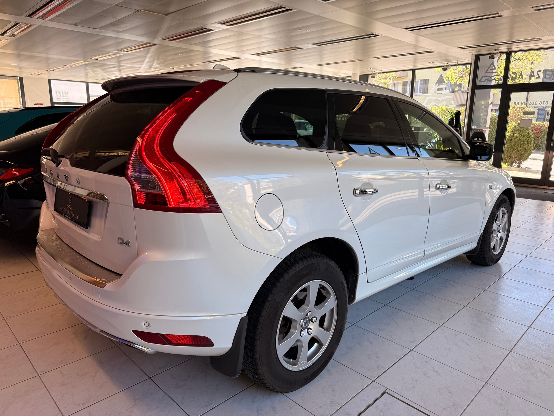 VOLVO XC60 2.0 D4 Ocean Race-image-14
