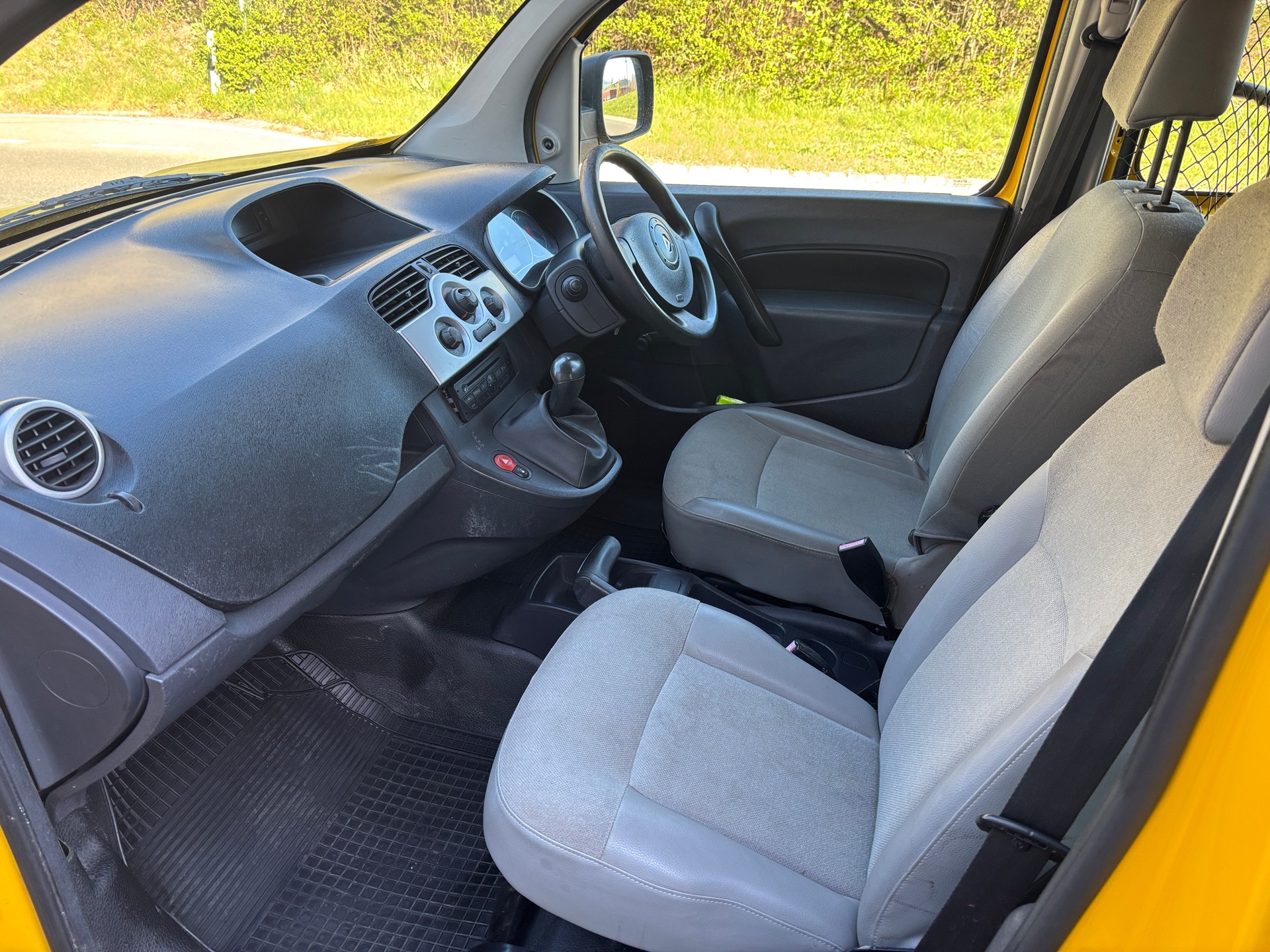 RENAULT Kangoo 1.6 105 Business A-image-6